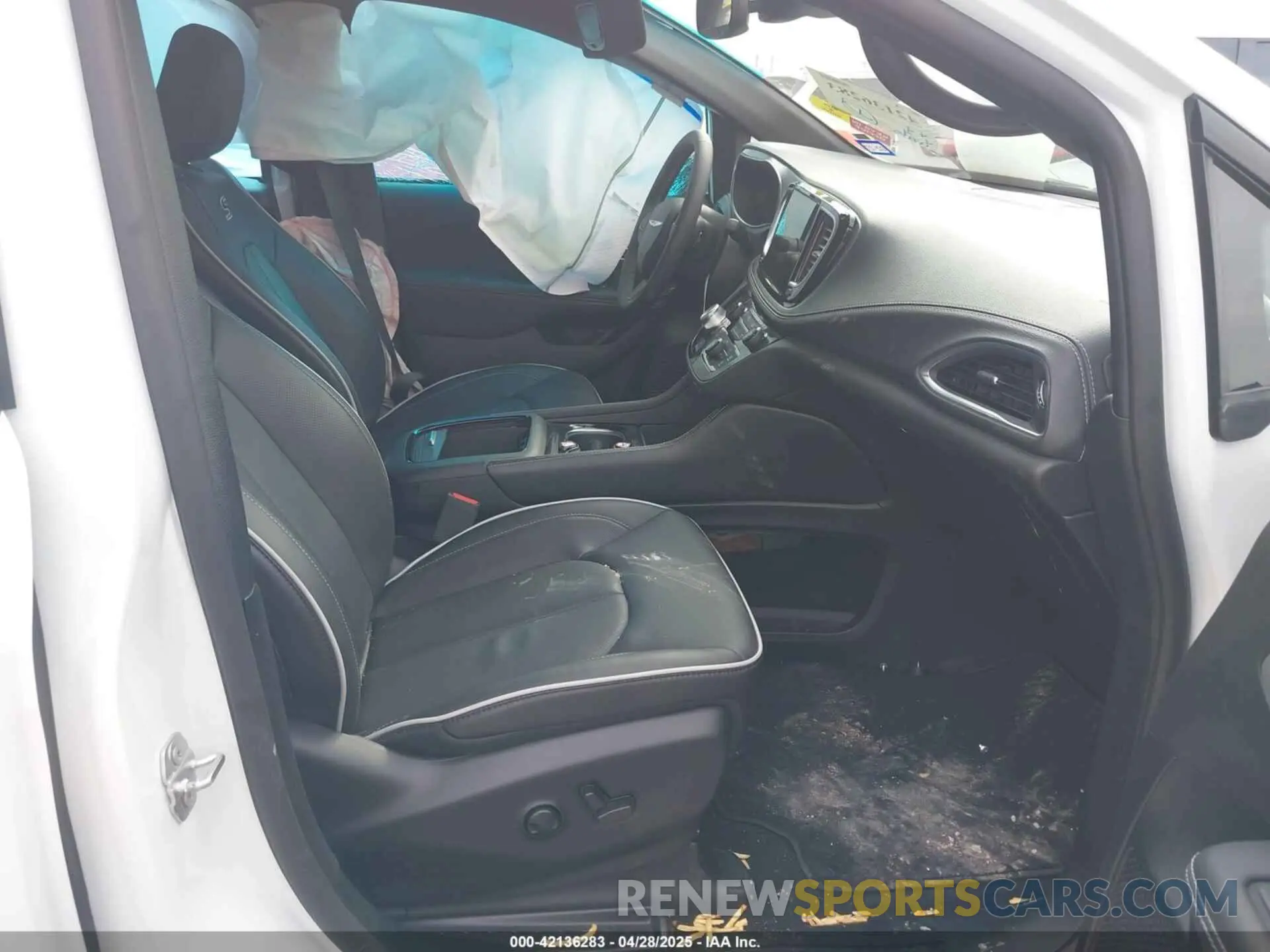 5 Photograph of a damaged car 2C4RC1GG9SR568974 CHRYSLER PACIFICA 2025