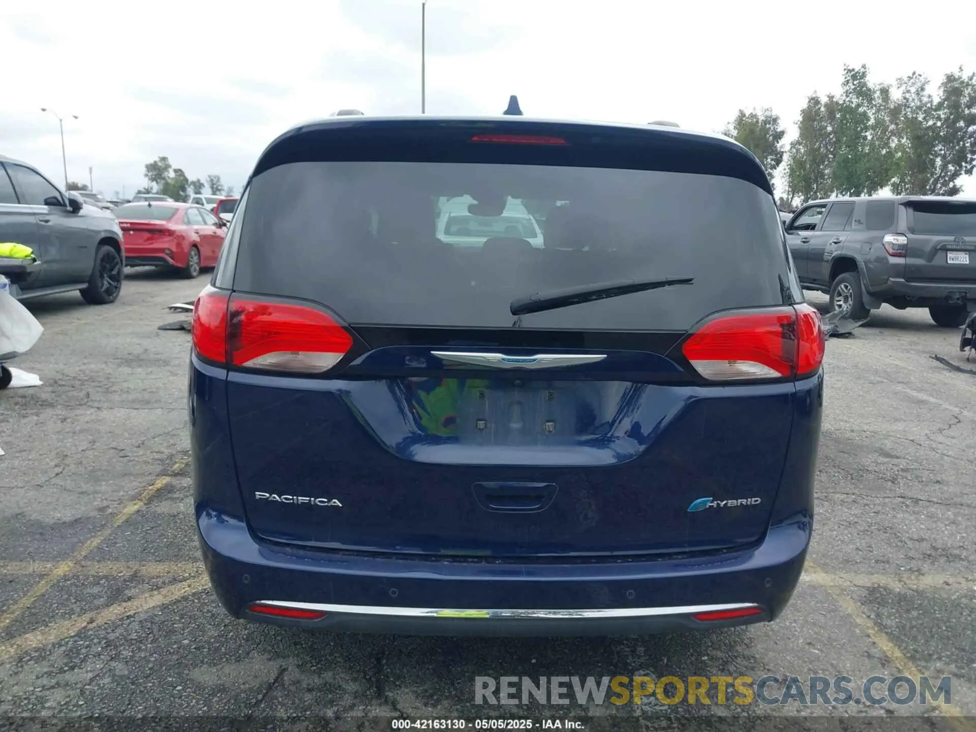 16 Photograph of a damaged car 2C4RC1N73KR668765 CHRYSLER PACIFICA HYBRID 2019