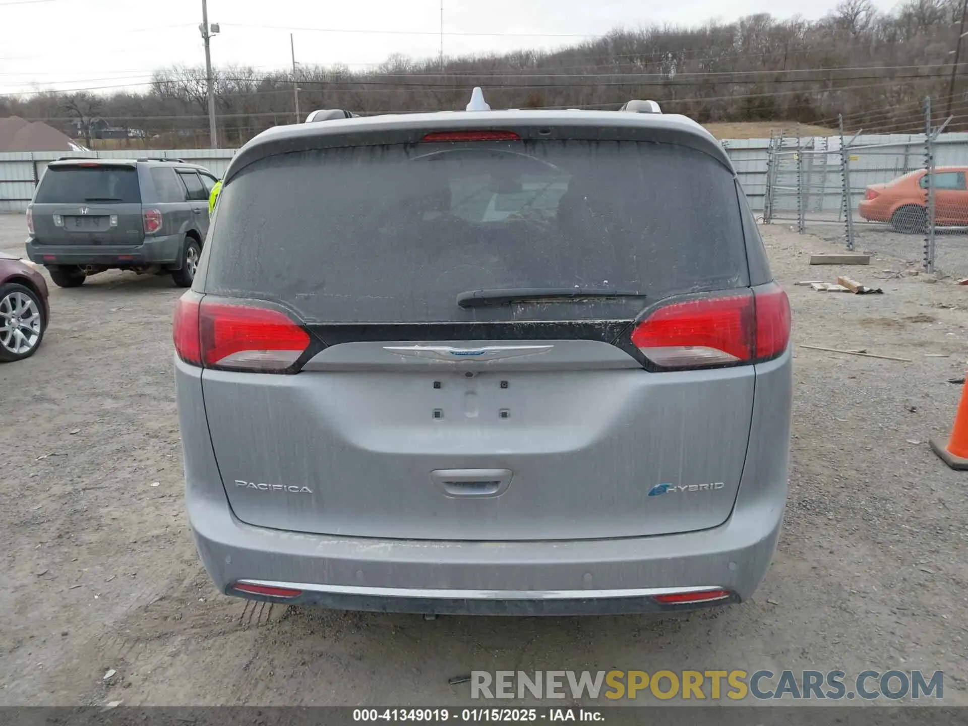 17 Фотография поврежденного автомобиля 2C4RC1L75LR217650 CHRYSLER PACIFICA HYBRID 2020