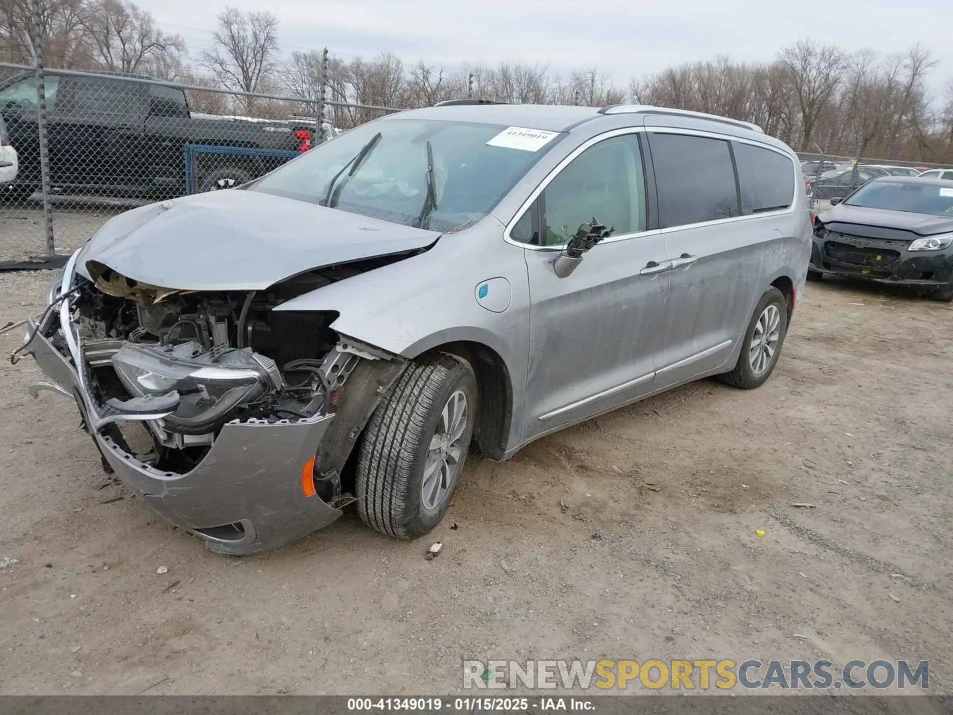 2 Фотография поврежденного автомобиля 2C4RC1L75LR217650 CHRYSLER PACIFICA HYBRID 2020