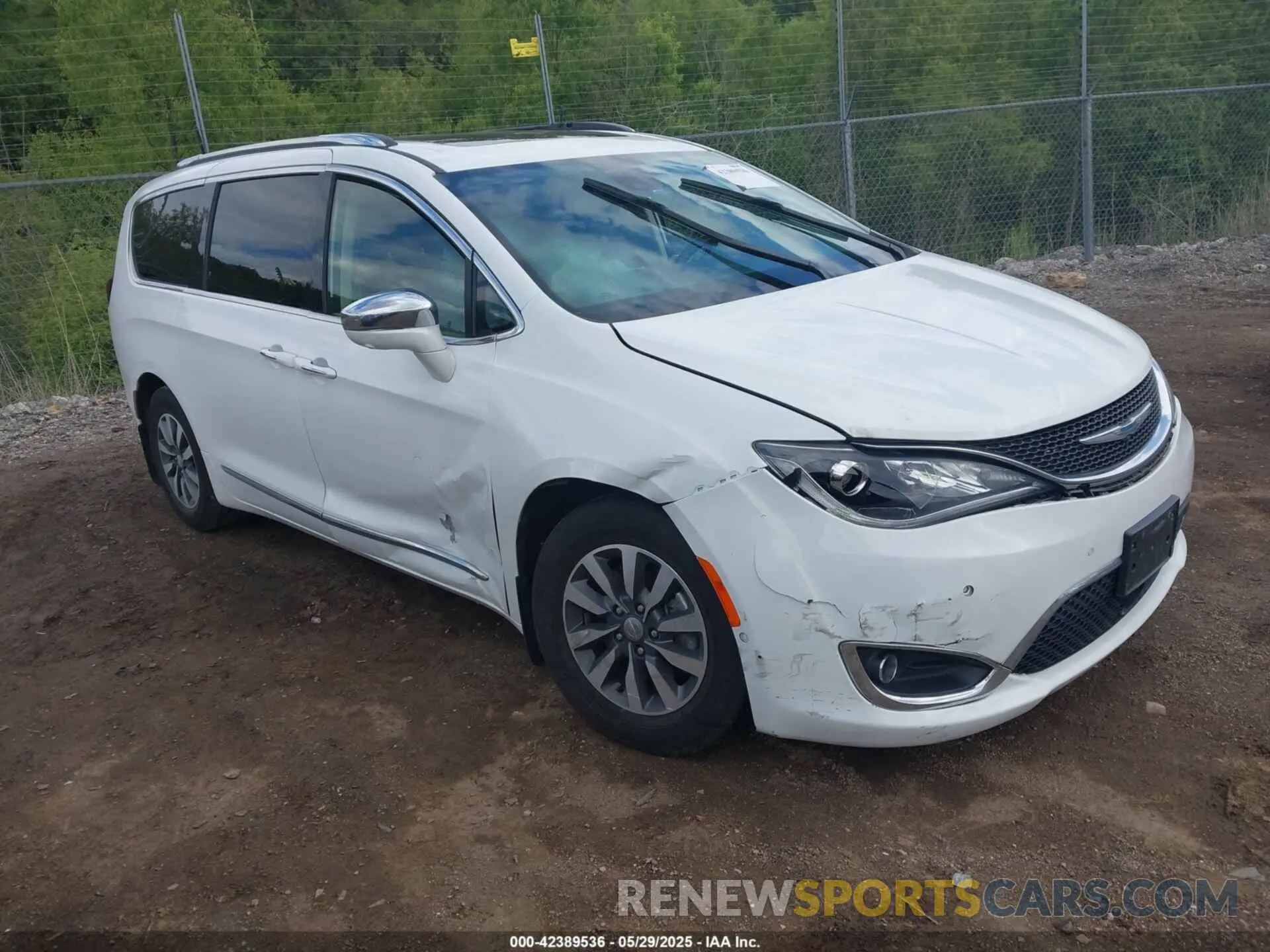 1 Photograph of a damaged car 2C4RC1N70LR173649 CHRYSLER PACIFICA HYBRID 2020