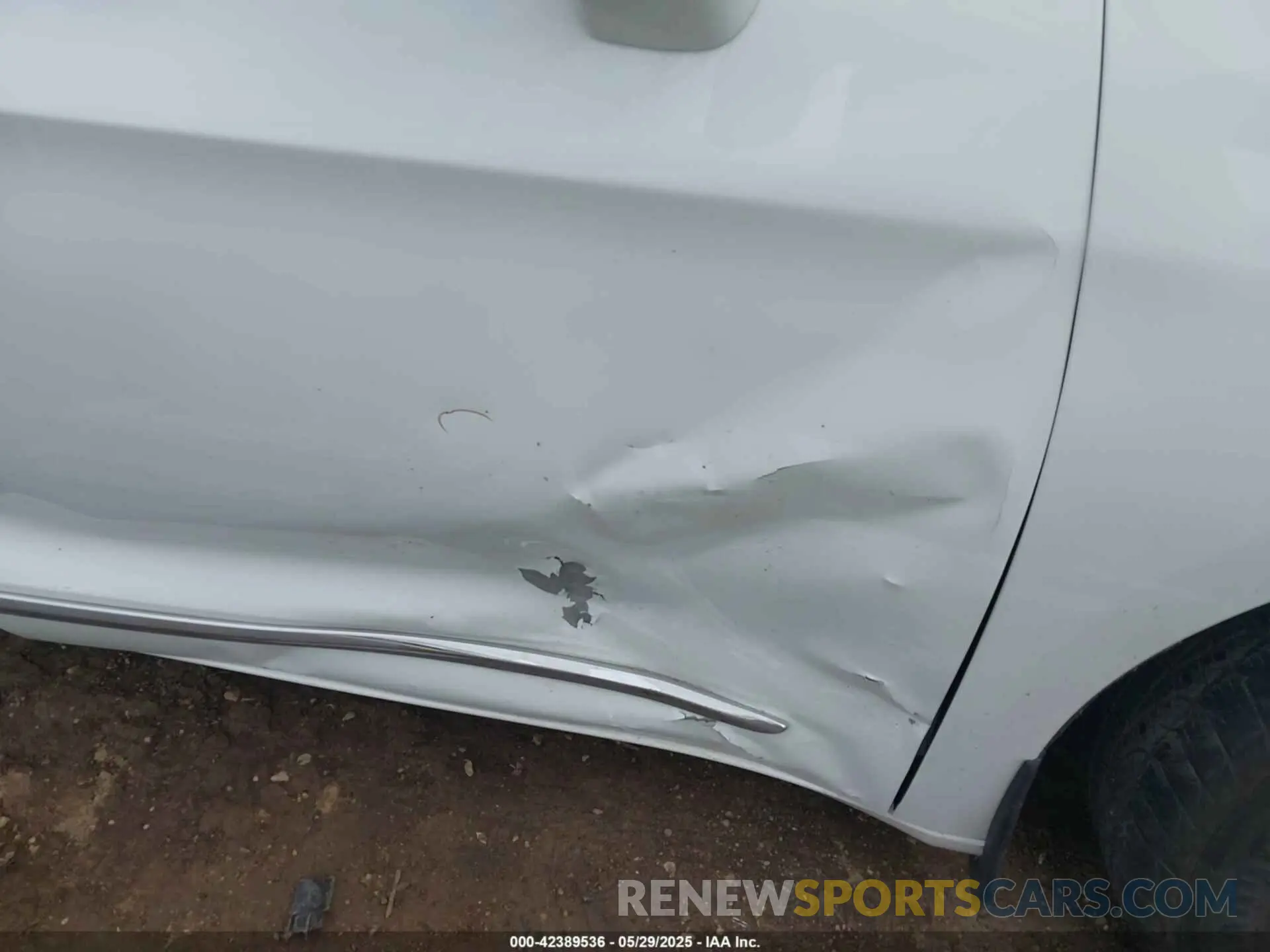 16 Photograph of a damaged car 2C4RC1N70LR173649 CHRYSLER PACIFICA HYBRID 2020