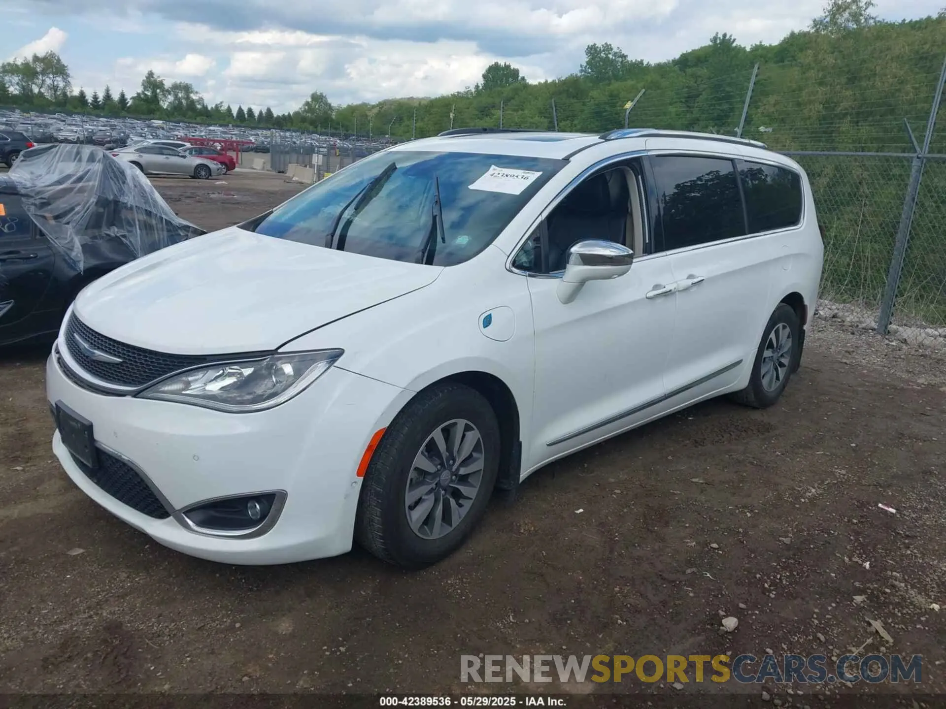 2 Photograph of a damaged car 2C4RC1N70LR173649 CHRYSLER PACIFICA HYBRID 2020