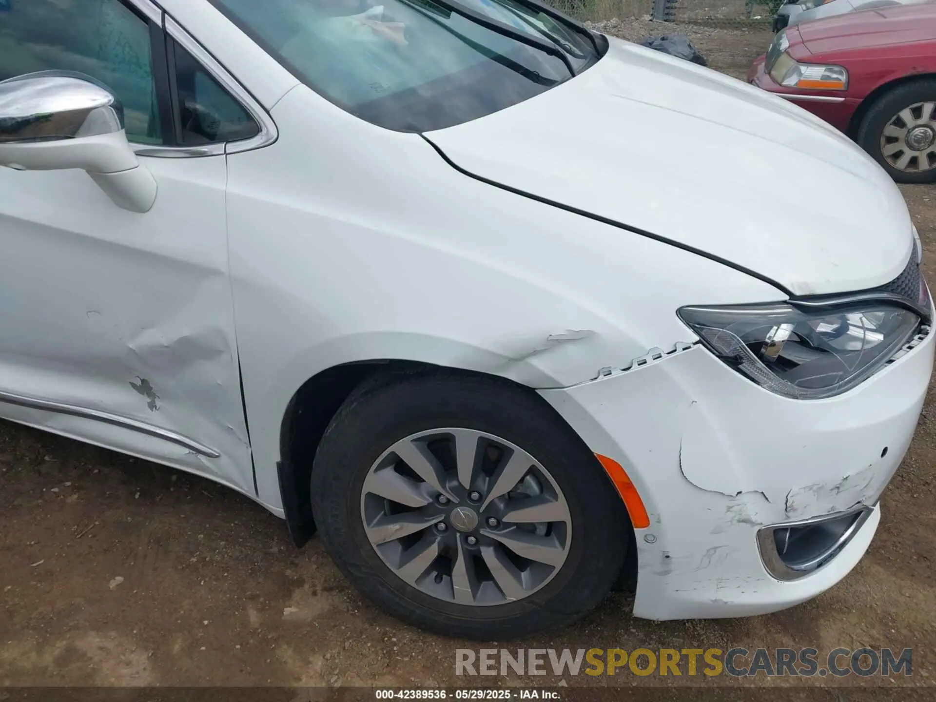 6 Photograph of a damaged car 2C4RC1N70LR173649 CHRYSLER PACIFICA HYBRID 2020
