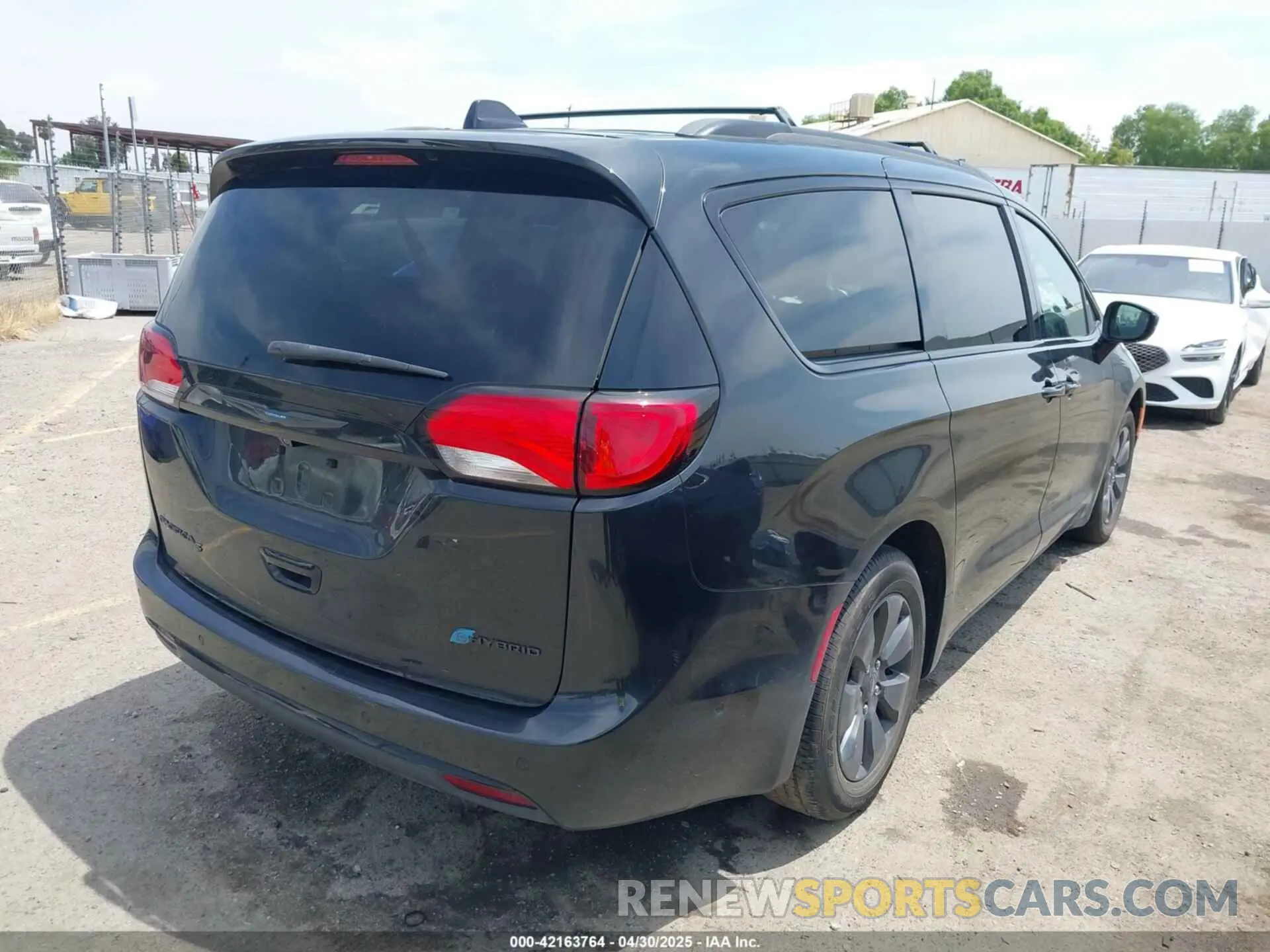4 Фотография поврежденного автомобиля 2C4RC1N70LR199426 CHRYSLER PACIFICA HYBRID 2020