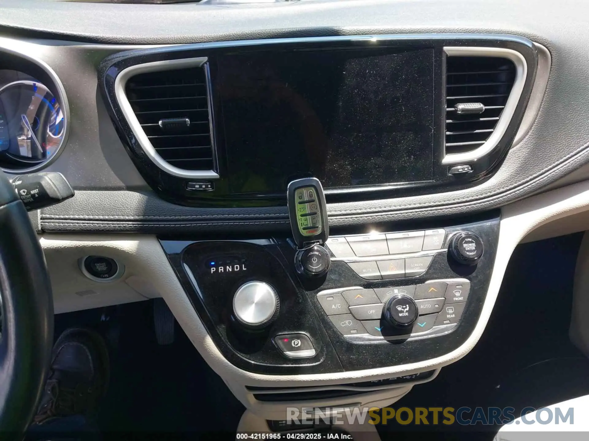 11 Фотография поврежденного автомобиля 2C4RC1L71MR599631 CHRYSLER PACIFICA HYBRID 2021