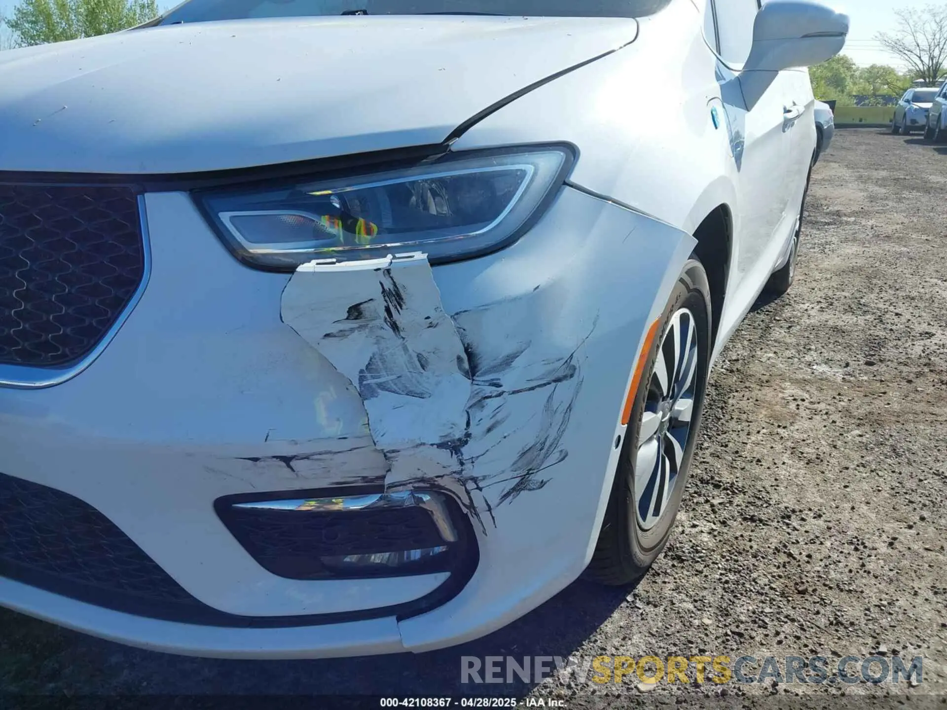 6 Photograph of a damaged car 2C4RC1L72MR599542 CHRYSLER PACIFICA HYBRID 2021