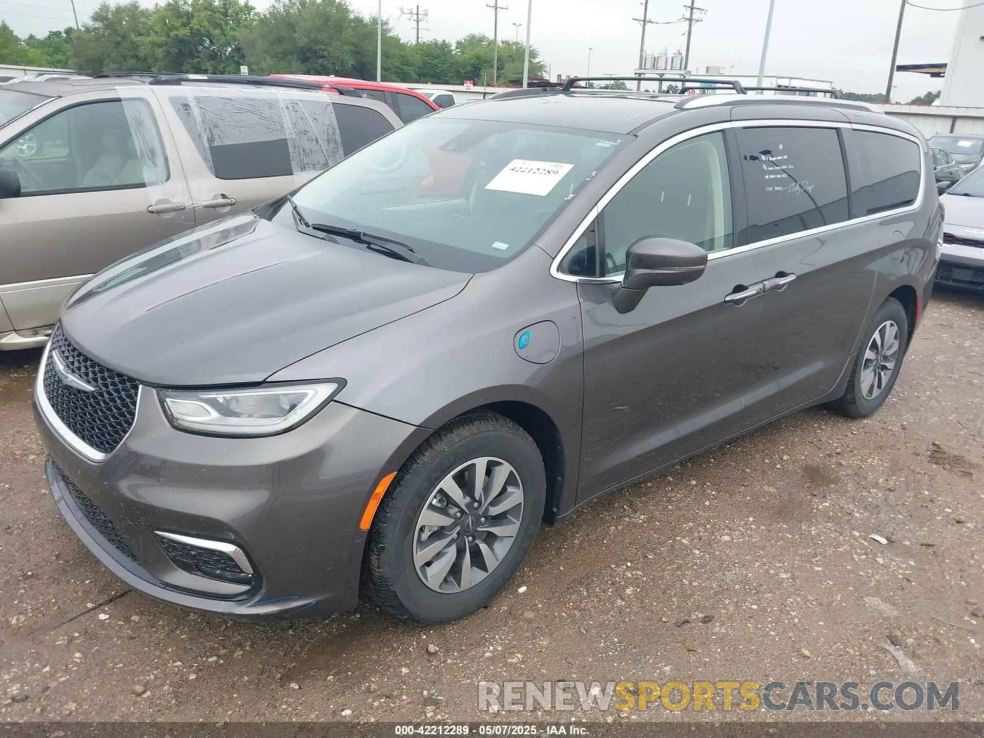 2 Photograph of a damaged car 2C4RC1L77MR599665 CHRYSLER PACIFICA HYBRID 2021
