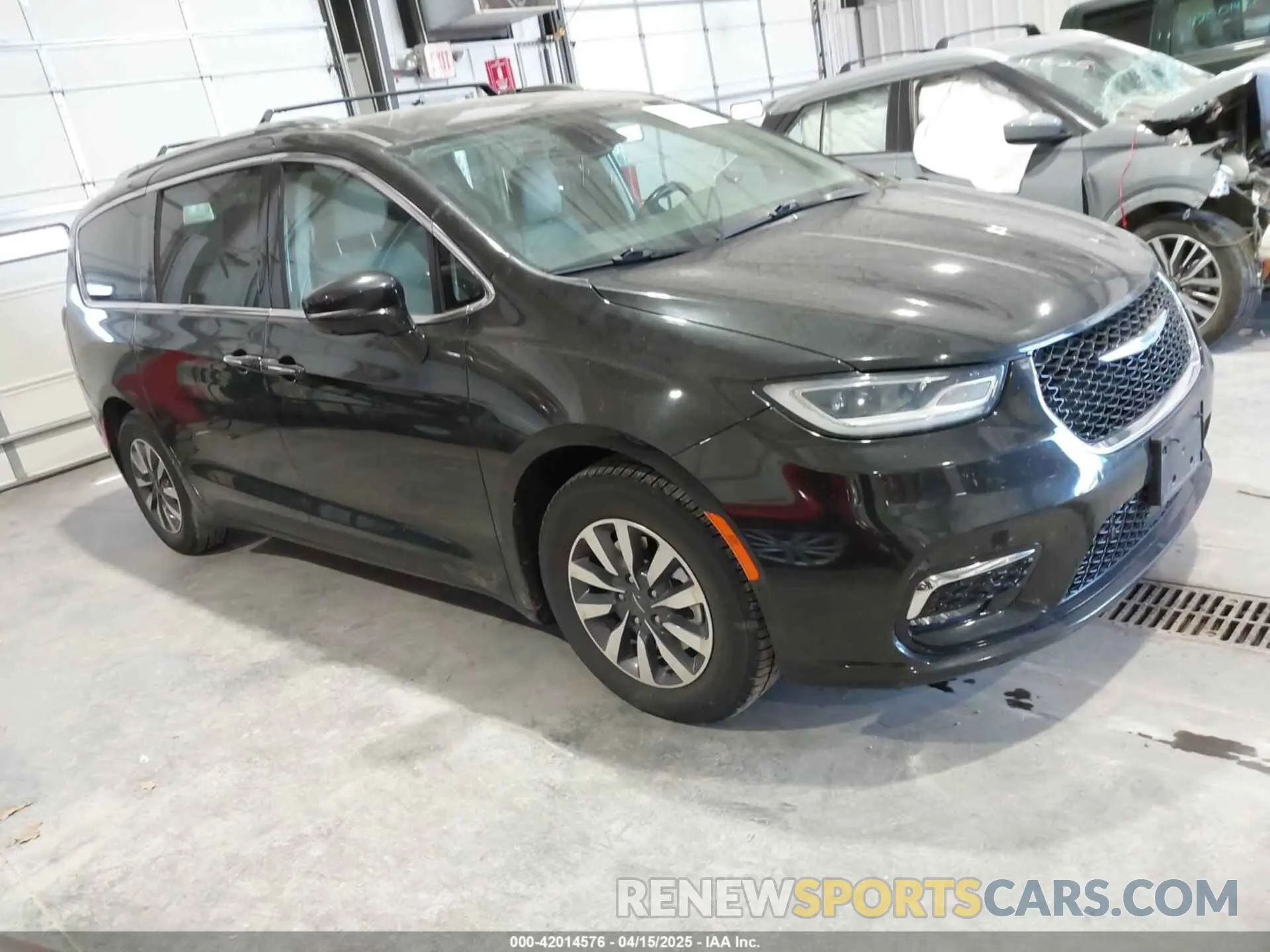 1 Photograph of a damaged car 2C4RC1L78MR578341 CHRYSLER PACIFICA HYBRID 2021