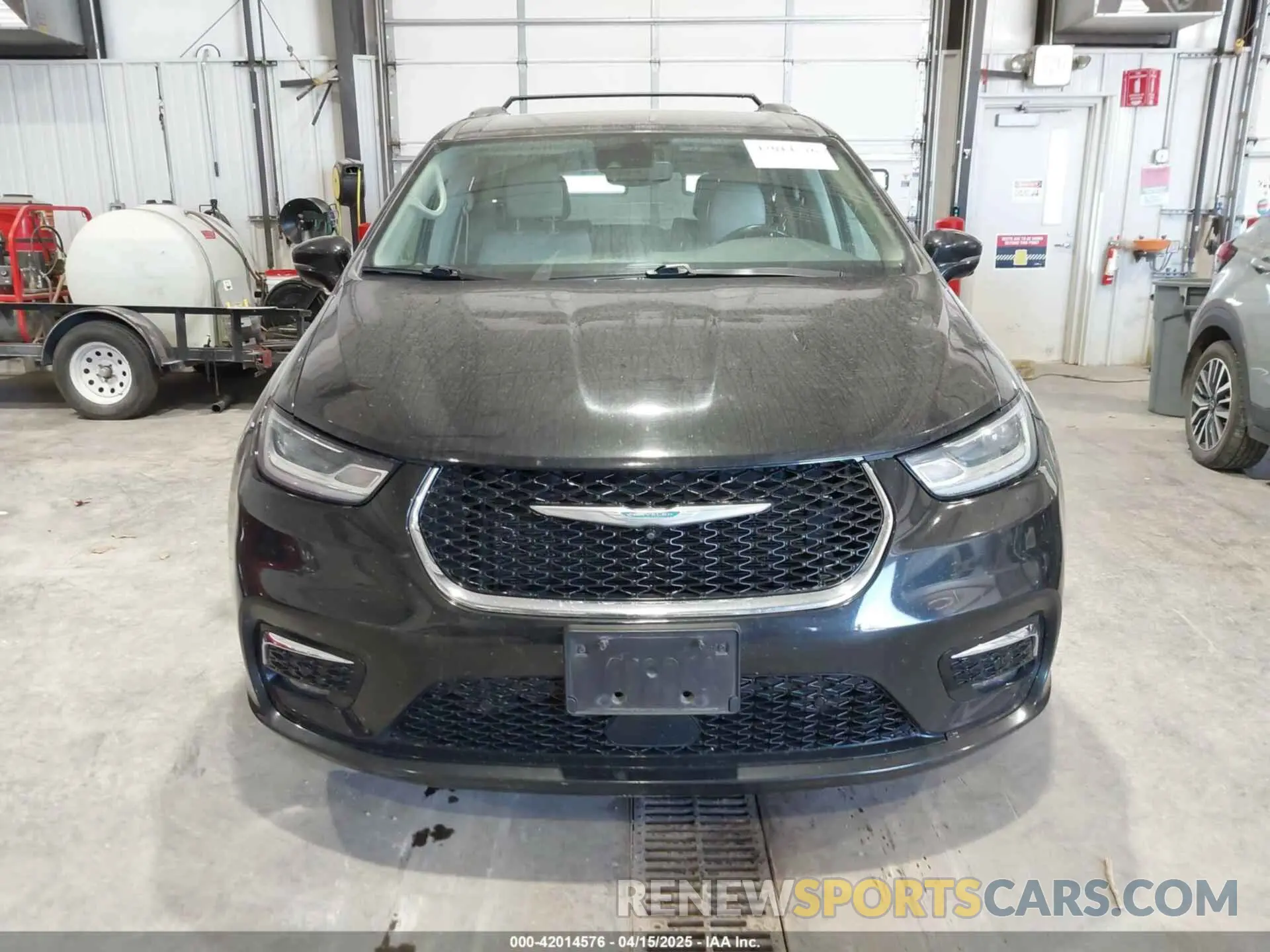 12 Photograph of a damaged car 2C4RC1L78MR578341 CHRYSLER PACIFICA HYBRID 2021