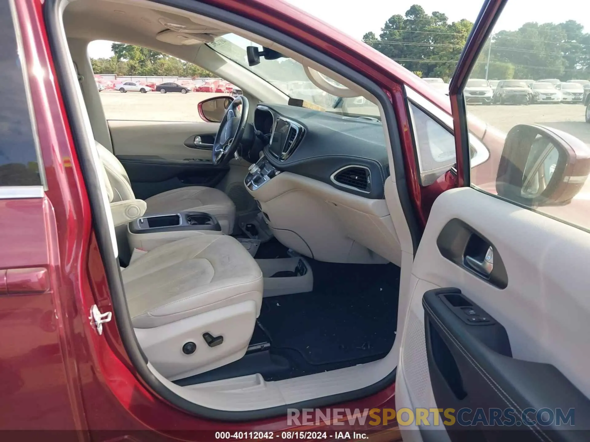 5 Photograph of a damaged car 2C4RC1L78MR603108 CHRYSLER PACIFICA HYBRID 2021
