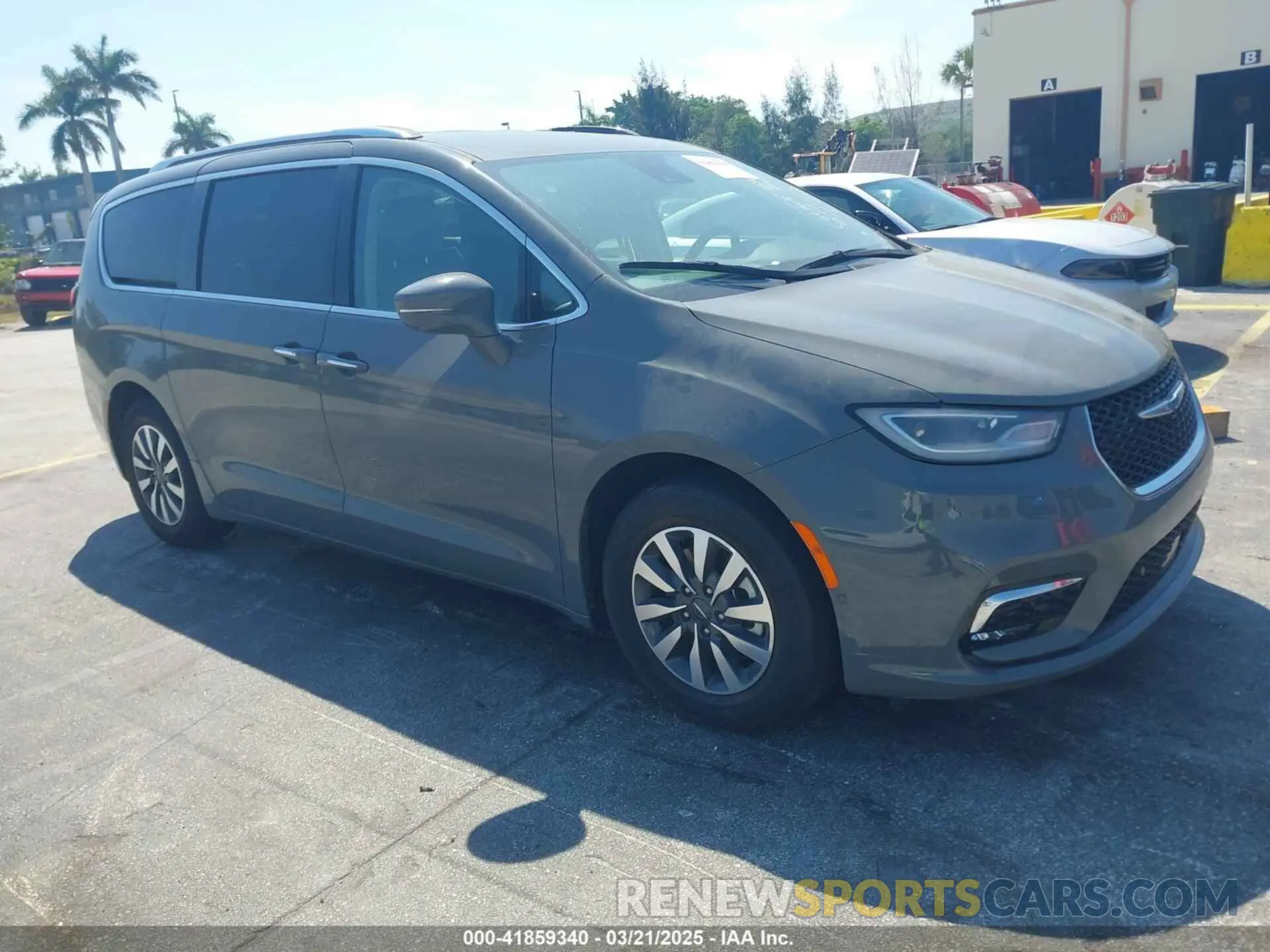 1 Photograph of a damaged car 2C4RC1L7XMR586201 CHRYSLER PACIFICA HYBRID 2021