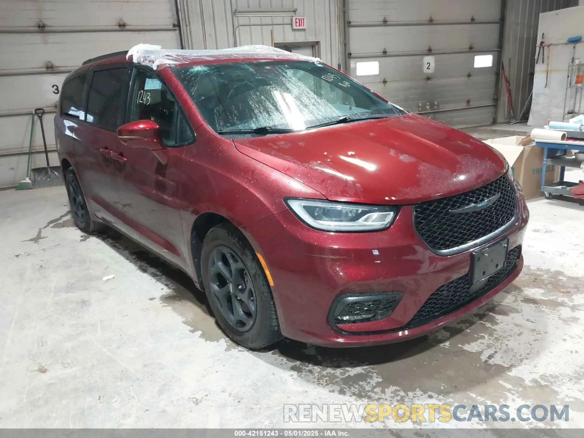 1 Photograph of a damaged car 2C4RC1S78MR521977 CHRYSLER PACIFICA HYBRID 2021