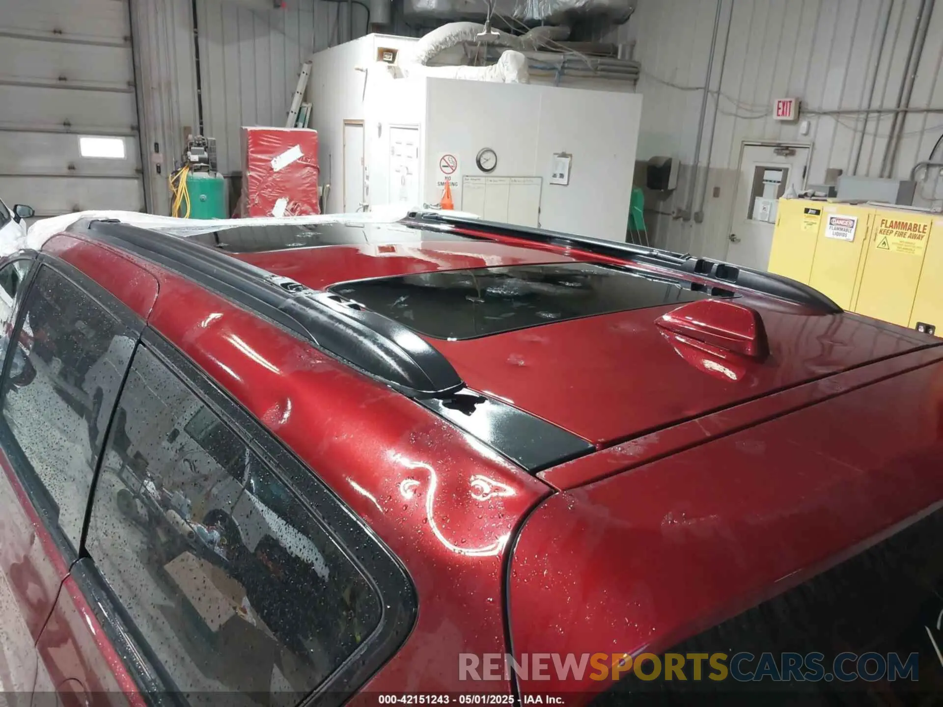 19 Photograph of a damaged car 2C4RC1S78MR521977 CHRYSLER PACIFICA HYBRID 2021