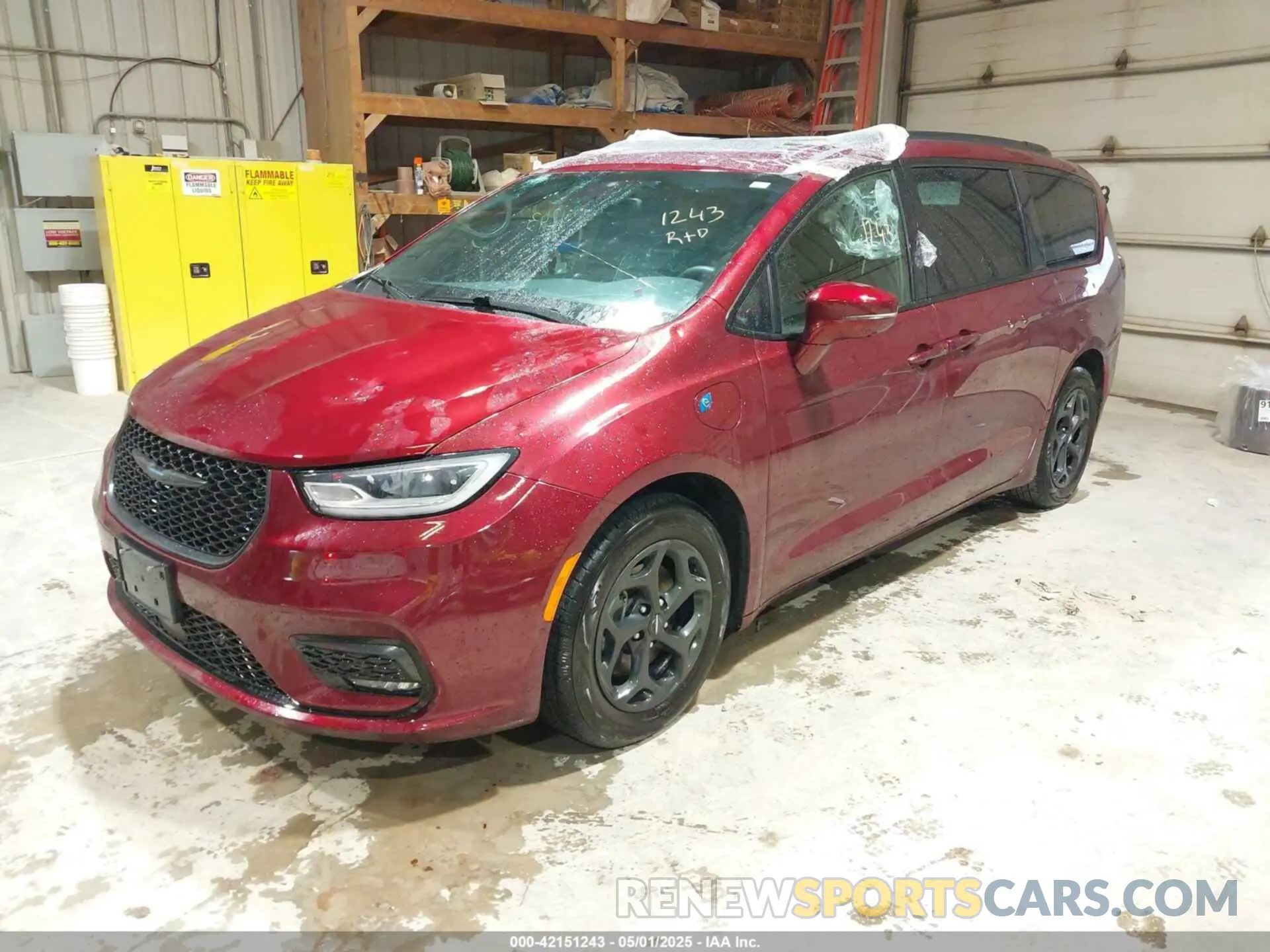 2 Photograph of a damaged car 2C4RC1S78MR521977 CHRYSLER PACIFICA HYBRID 2021