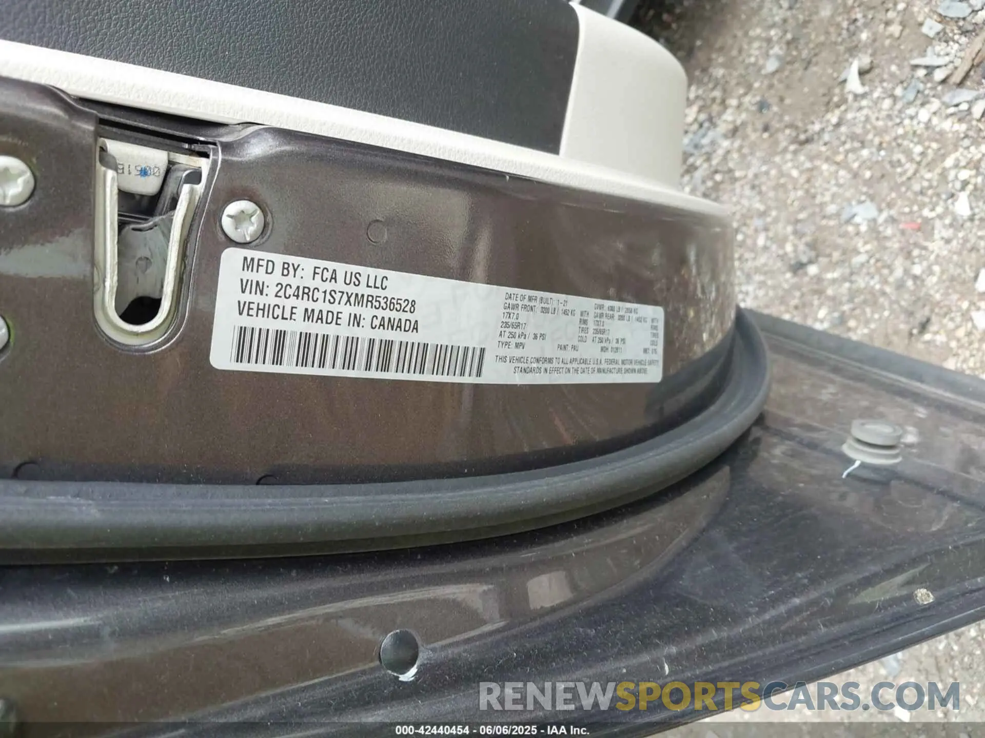 9 Photograph of a damaged car 2C4RC1S7XMR536528 CHRYSLER PACIFICA HYBRID 2021