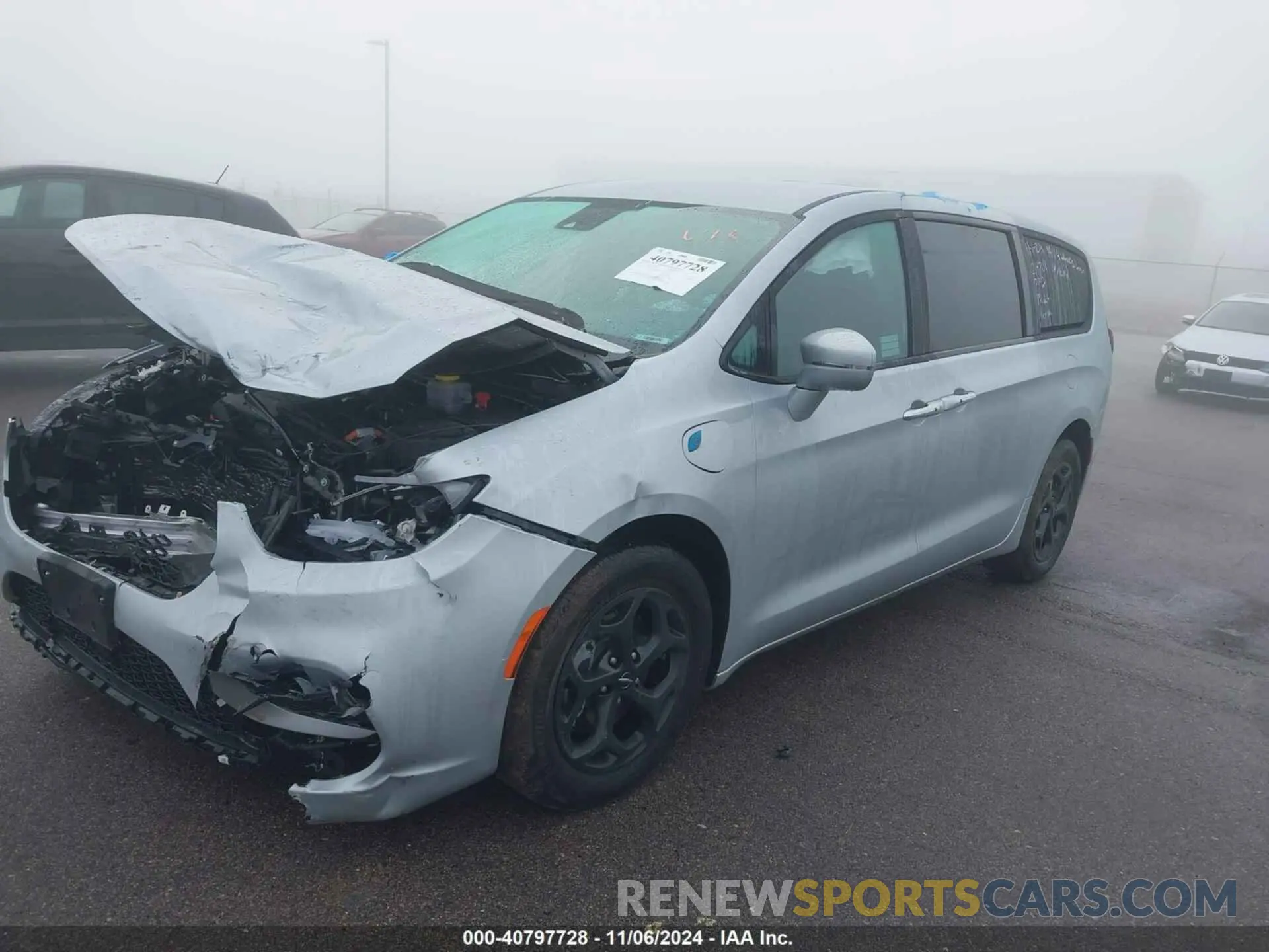 2 Photograph of a damaged car 2C4RC1L71NR209452 CHRYSLER PACIFICA HYBRID 2022