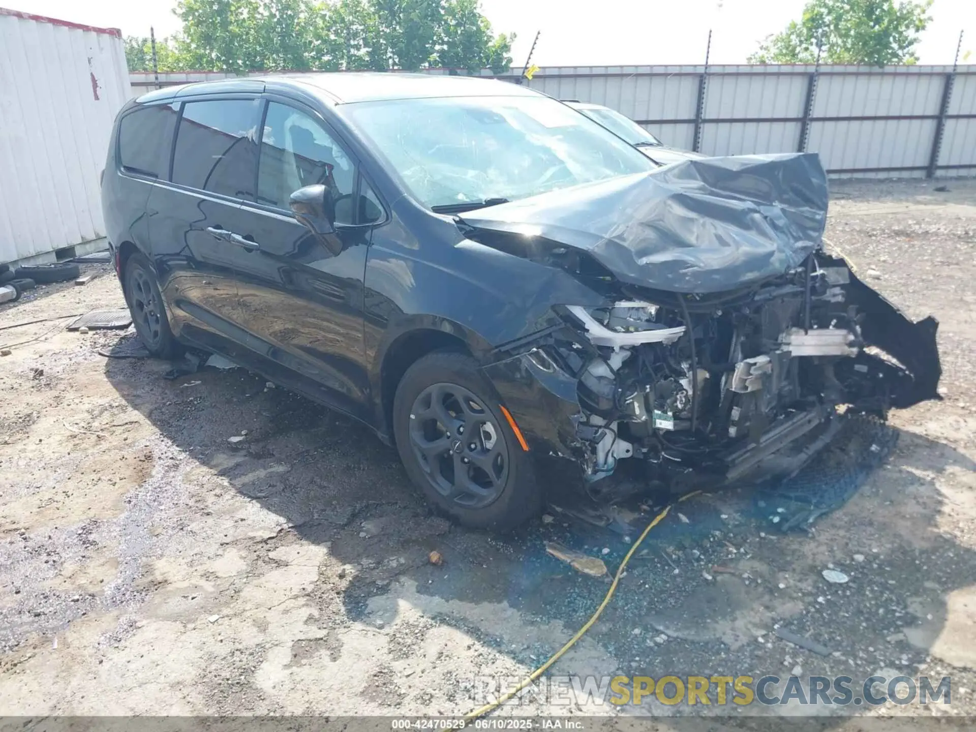 1 Photograph of a damaged car 2C4RC1L72NR173562 CHRYSLER PACIFICA HYBRID 2022