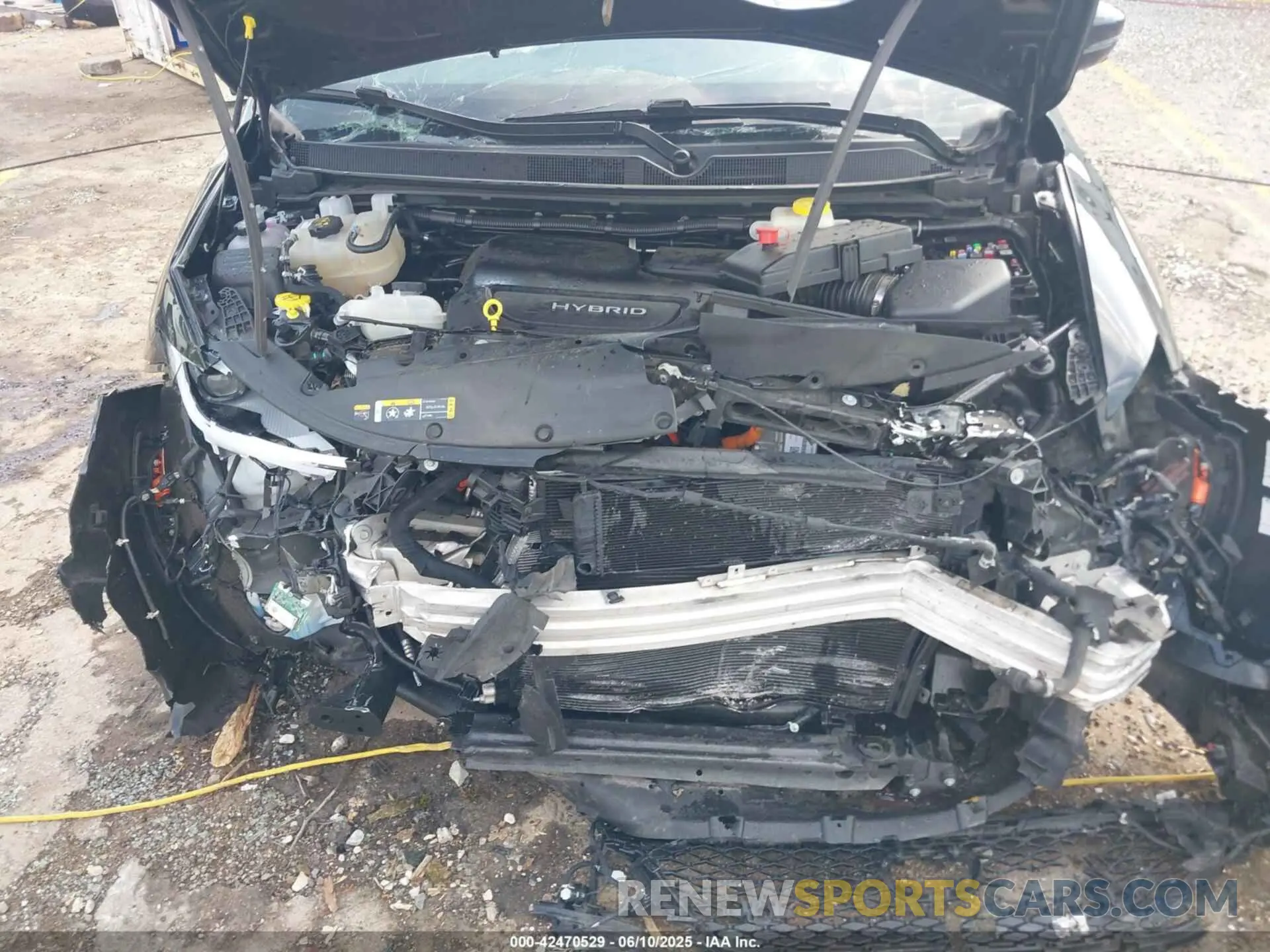 10 Photograph of a damaged car 2C4RC1L72NR173562 CHRYSLER PACIFICA HYBRID 2022