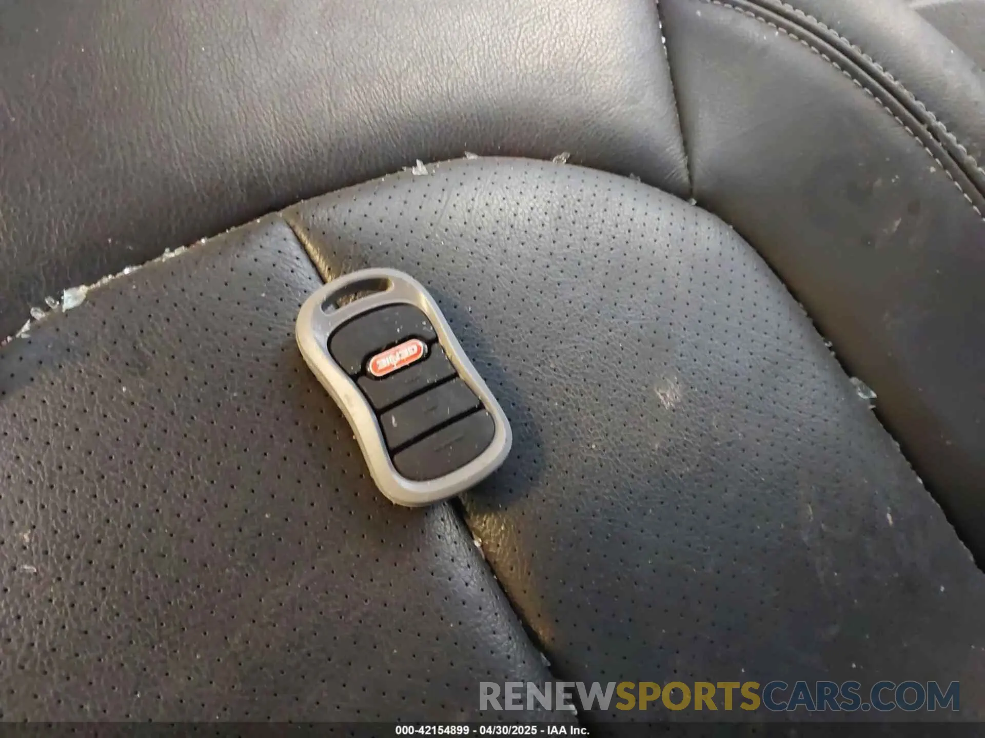 11 Photograph of a damaged car 2C4RC1L74NR212569 CHRYSLER PACIFICA HYBRID 2022