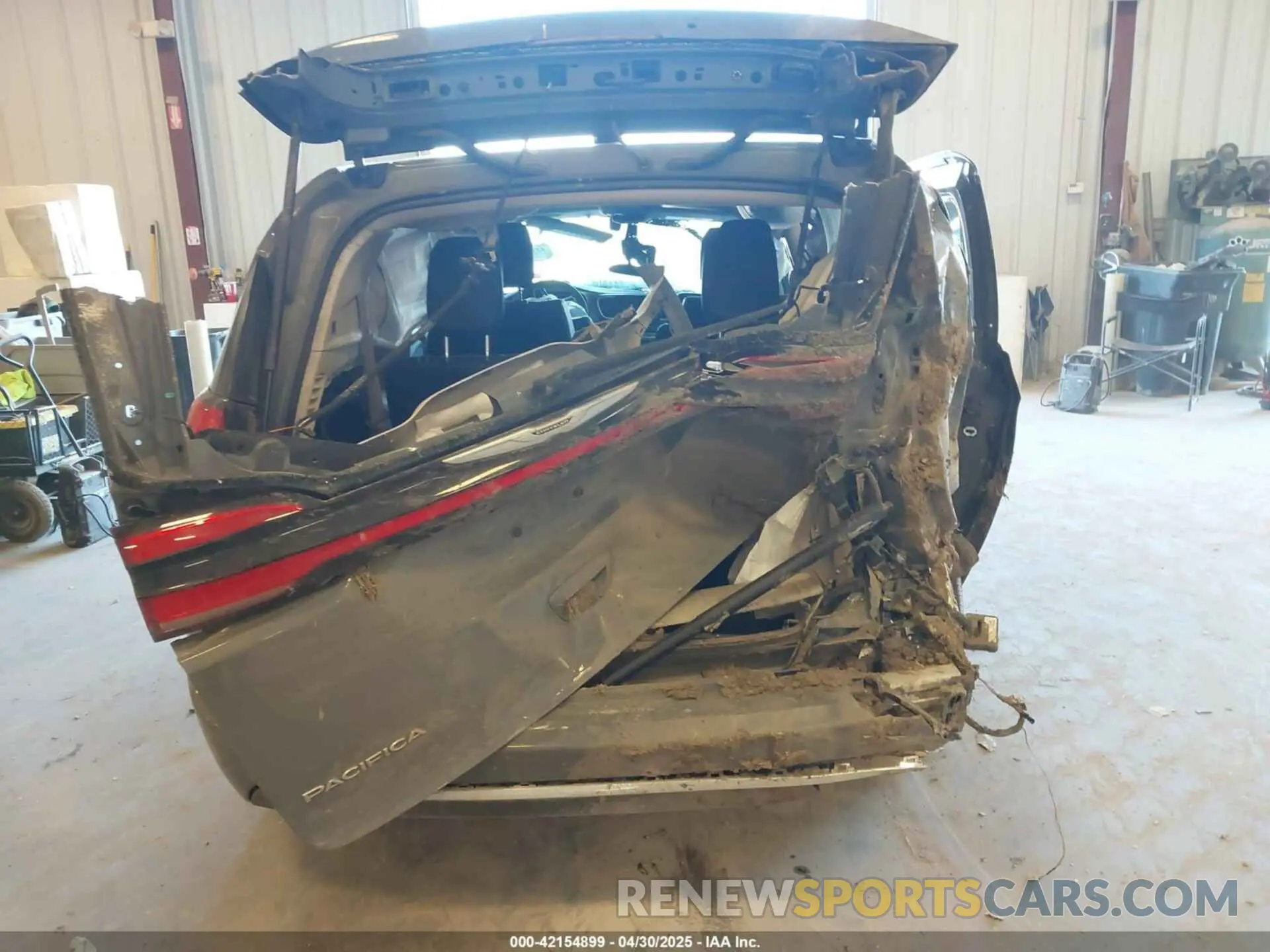16 Photograph of a damaged car 2C4RC1L74NR212569 CHRYSLER PACIFICA HYBRID 2022