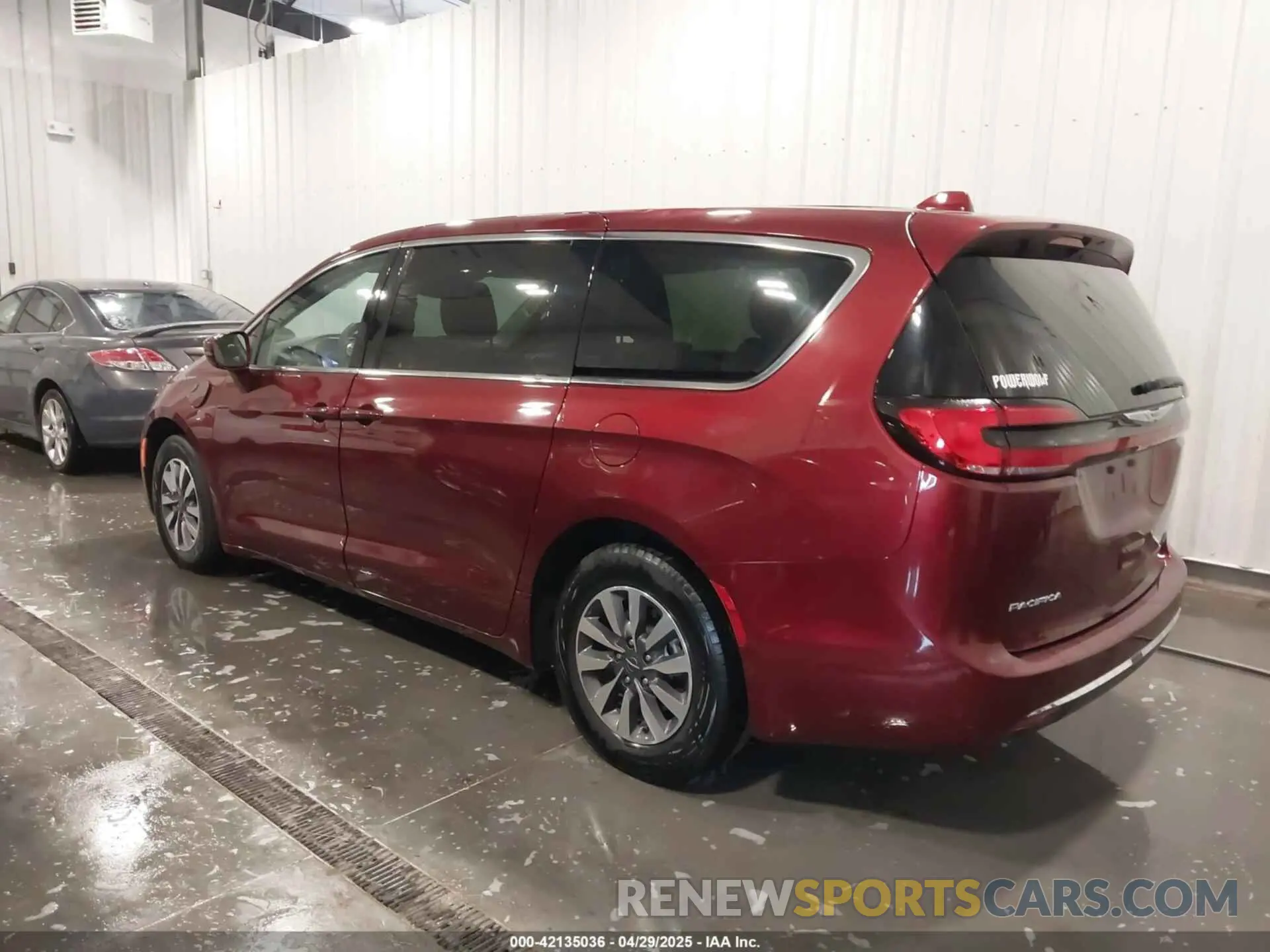3 Photograph of a damaged car 2C4RC1L75NR161003 CHRYSLER PACIFICA HYBRID 2022