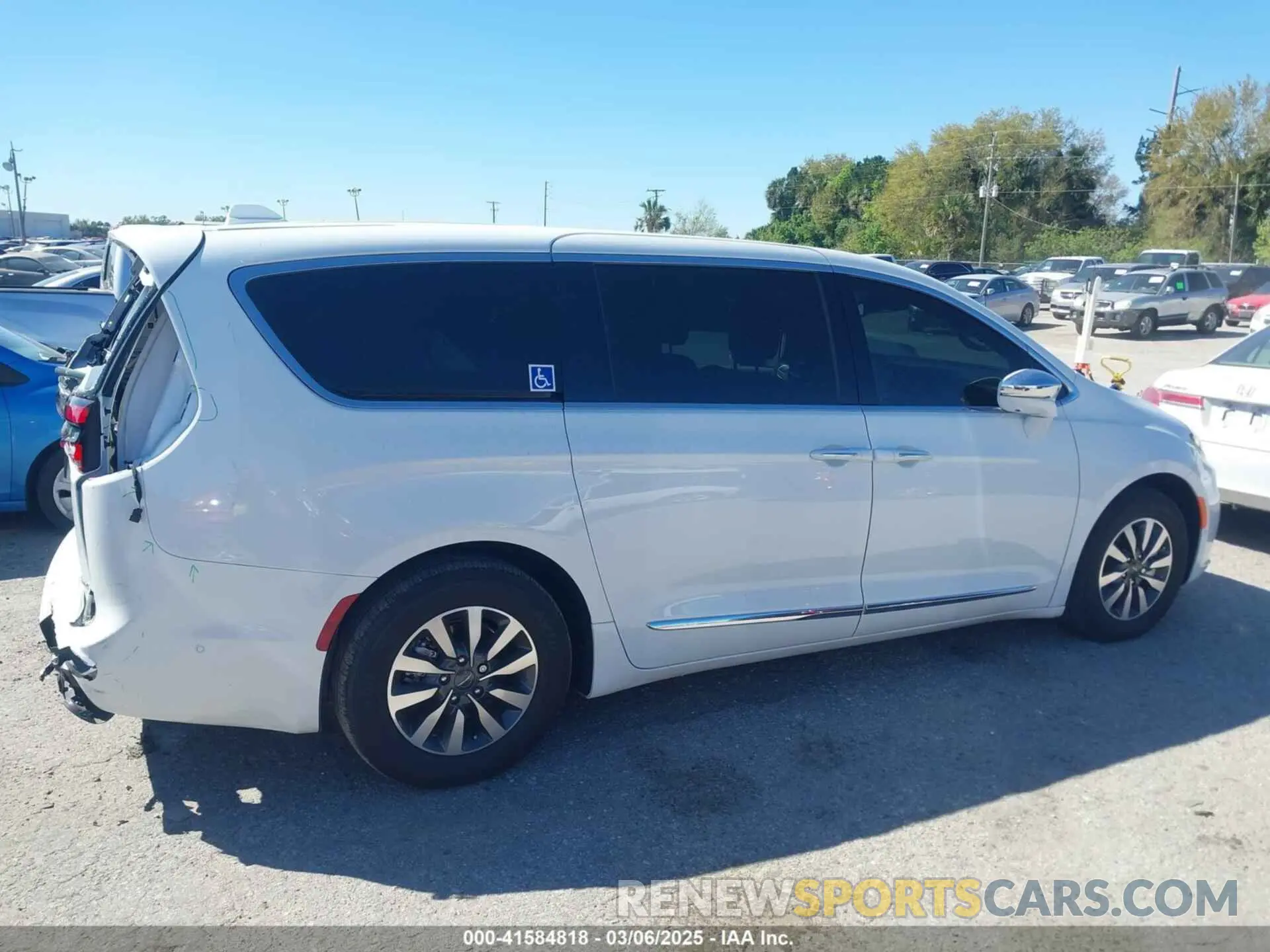 13 Фотография поврежденного автомобиля 2C4RC1S74NR112960 CHRYSLER PACIFICA HYBRID 2022