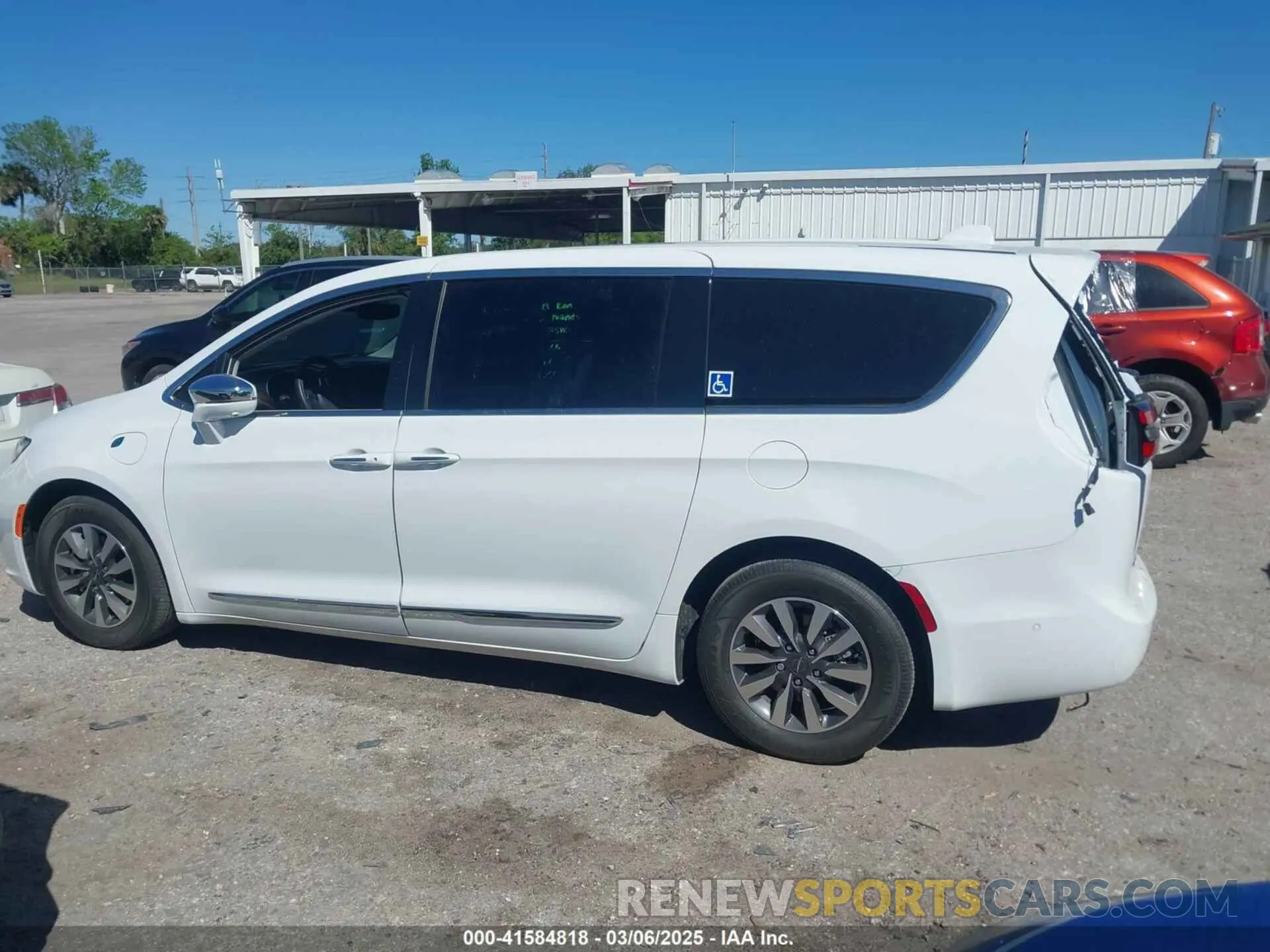 14 Фотография поврежденного автомобиля 2C4RC1S74NR112960 CHRYSLER PACIFICA HYBRID 2022