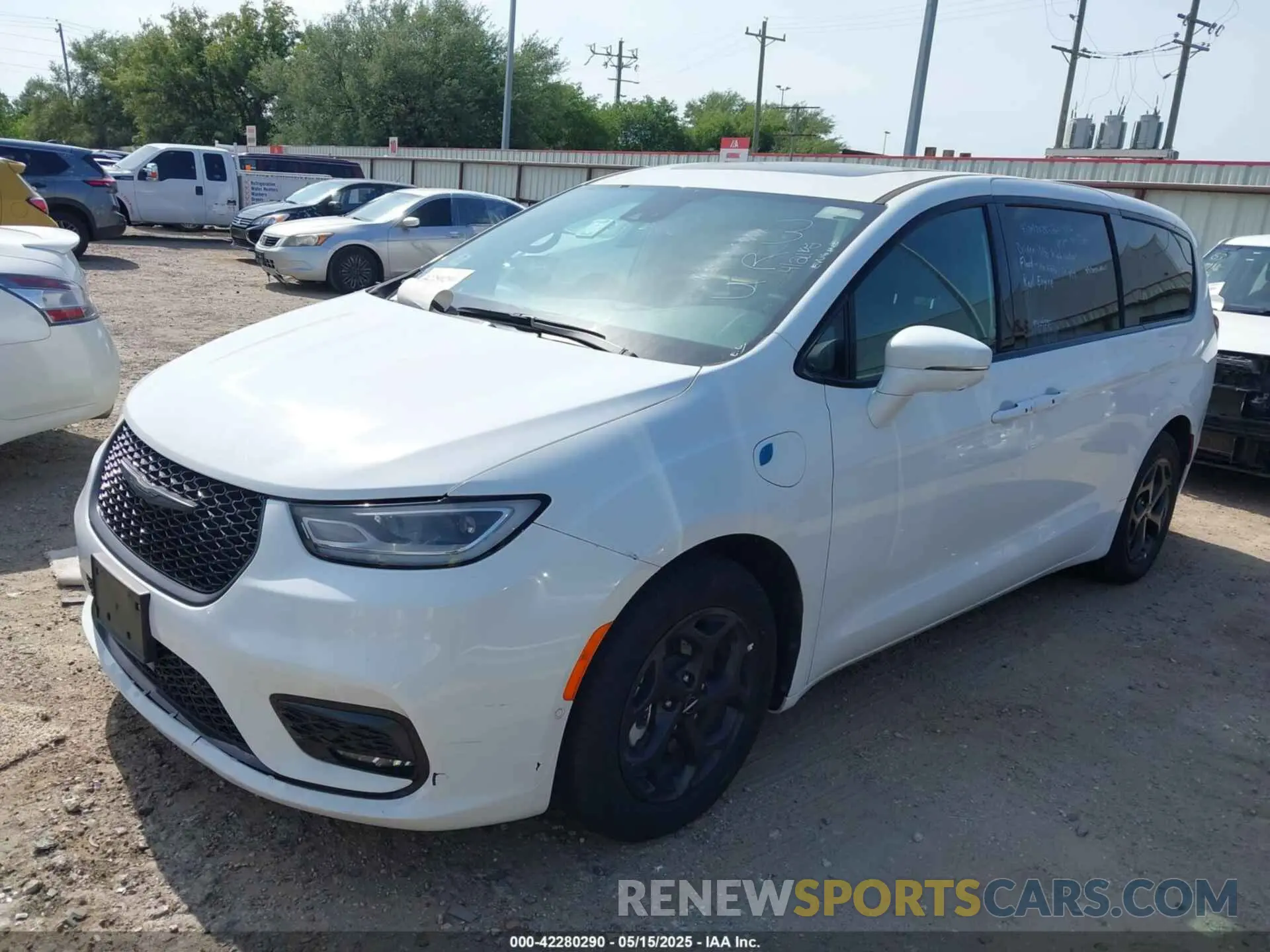 2 Photograph of a damaged car 2C4RC1S74NR179980 CHRYSLER PACIFICA HYBRID 2022