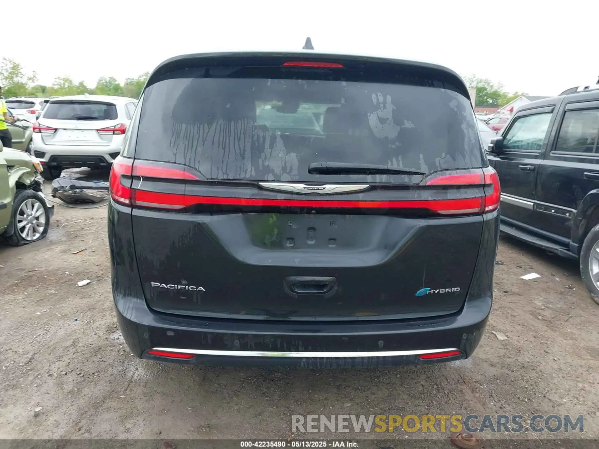 16 Photograph of a damaged car 2C4RC1S7XNR183404 CHRYSLER PACIFICA HYBRID 2022