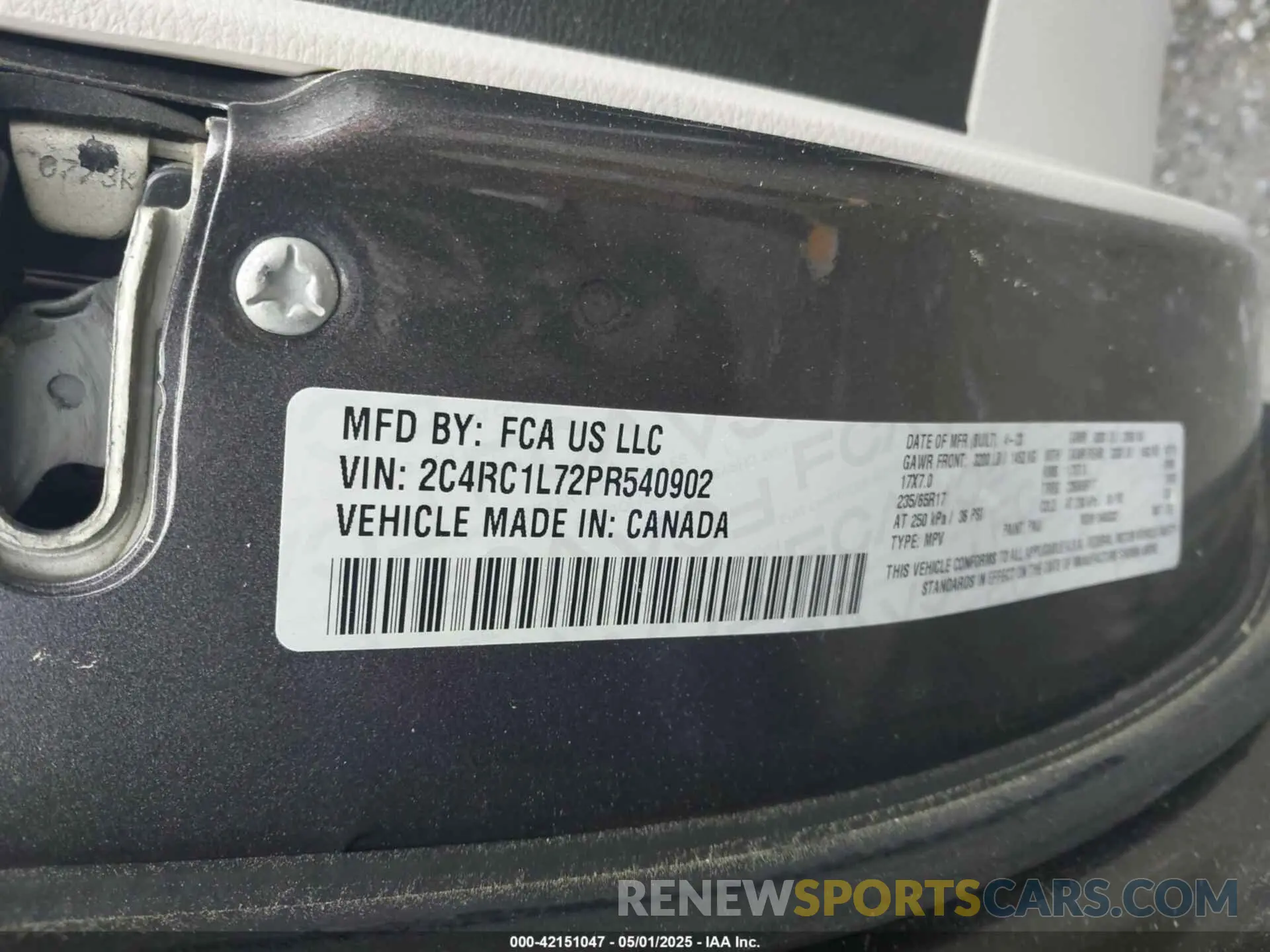 9 Photograph of a damaged car 2C4RC1L72PR540902 CHRYSLER PACIFICA HYBRID 2023