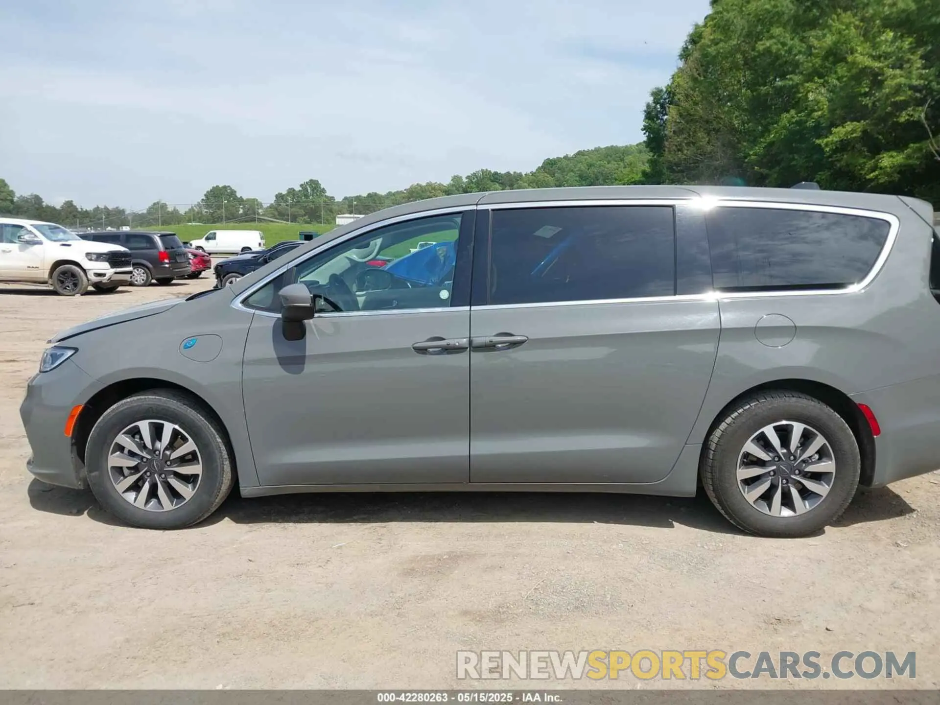 14 Photograph of a damaged car 2C4RC1L73PR522988 CHRYSLER PACIFICA HYBRID 2023