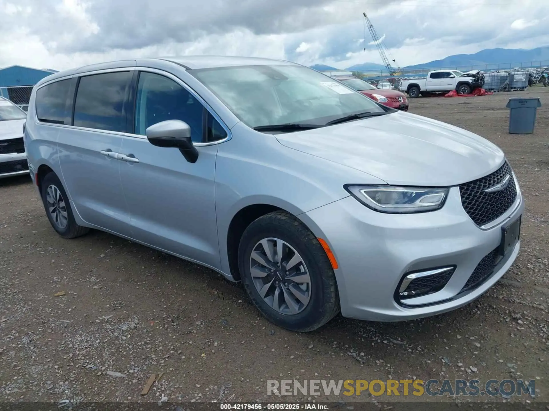 1 Photograph of a damaged car 2C4RC1L73PR626350 CHRYSLER PACIFICA HYBRID 2023