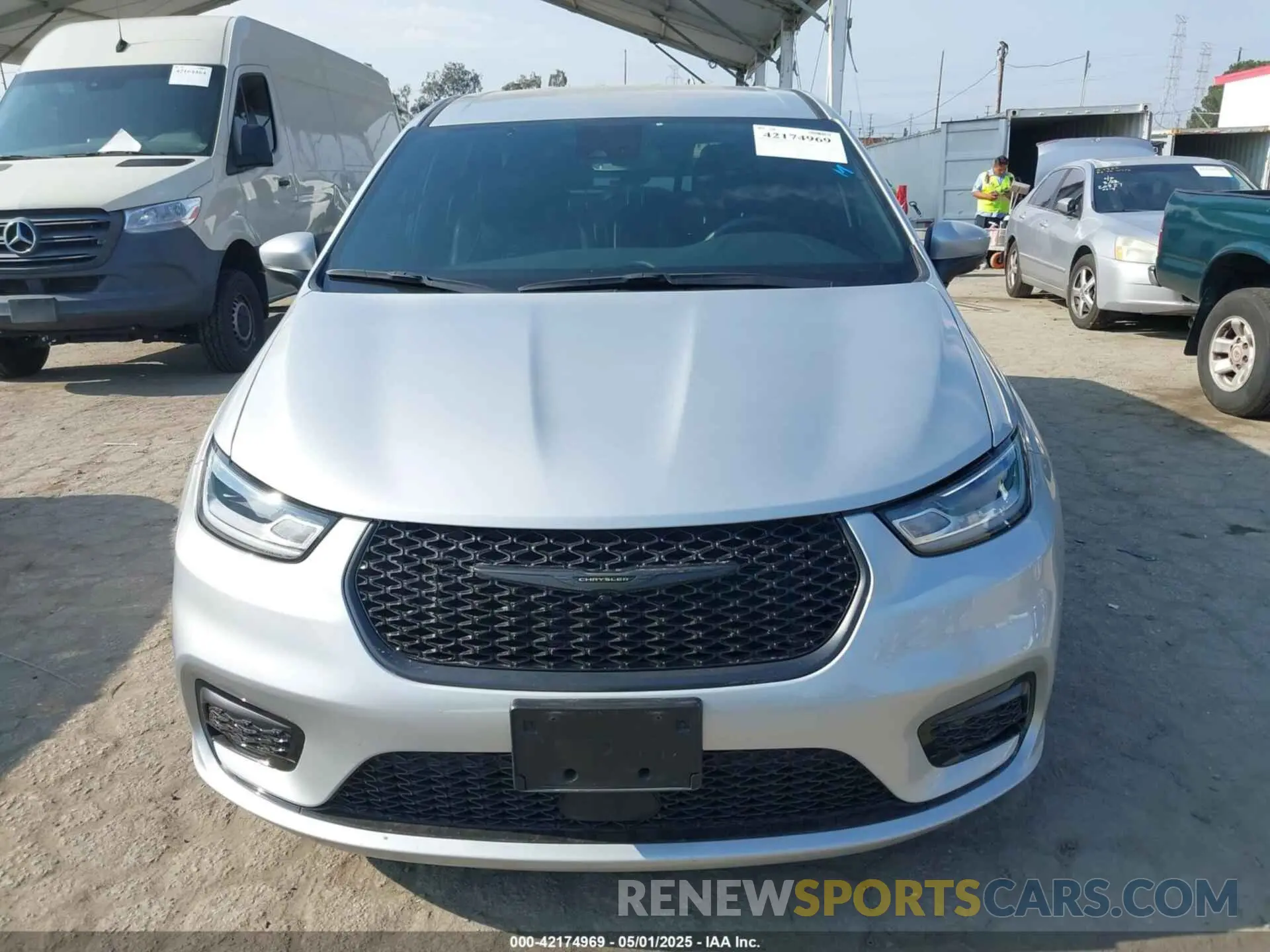 13 Фотография поврежденного автомобиля 2C4RC1L74PR593522 CHRYSLER PACIFICA HYBRID 2023