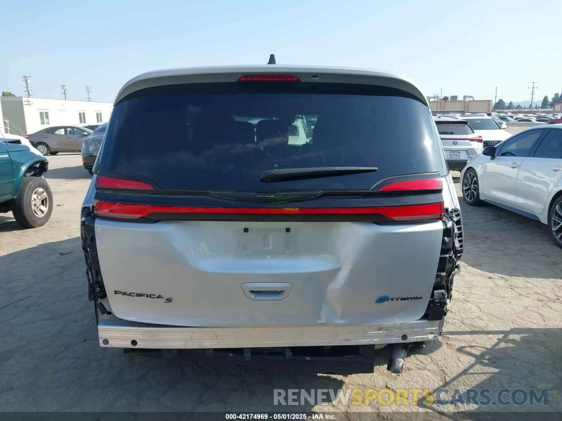 17 Фотография поврежденного автомобиля 2C4RC1L74PR593522 CHRYSLER PACIFICA HYBRID 2023