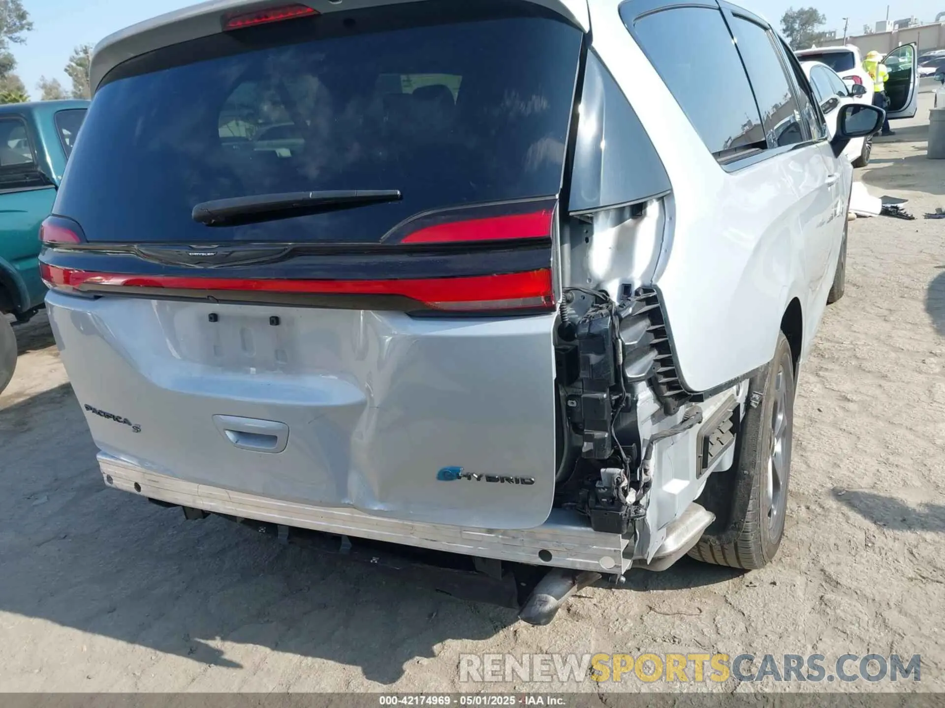 6 Фотография поврежденного автомобиля 2C4RC1L74PR593522 CHRYSLER PACIFICA HYBRID 2023