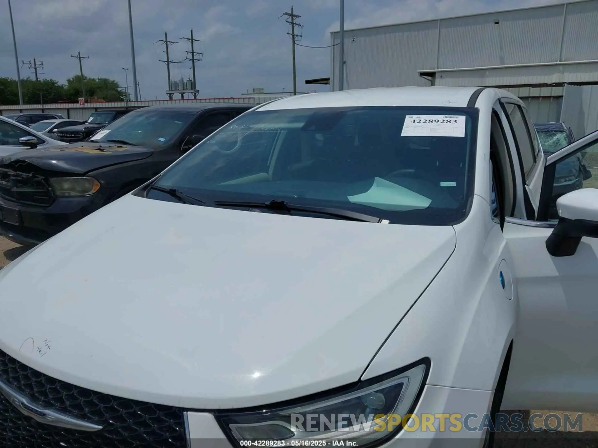 6 Фотография поврежденного автомобиля 2C4RC1L76PR618422 CHRYSLER PACIFICA HYBRID 2023