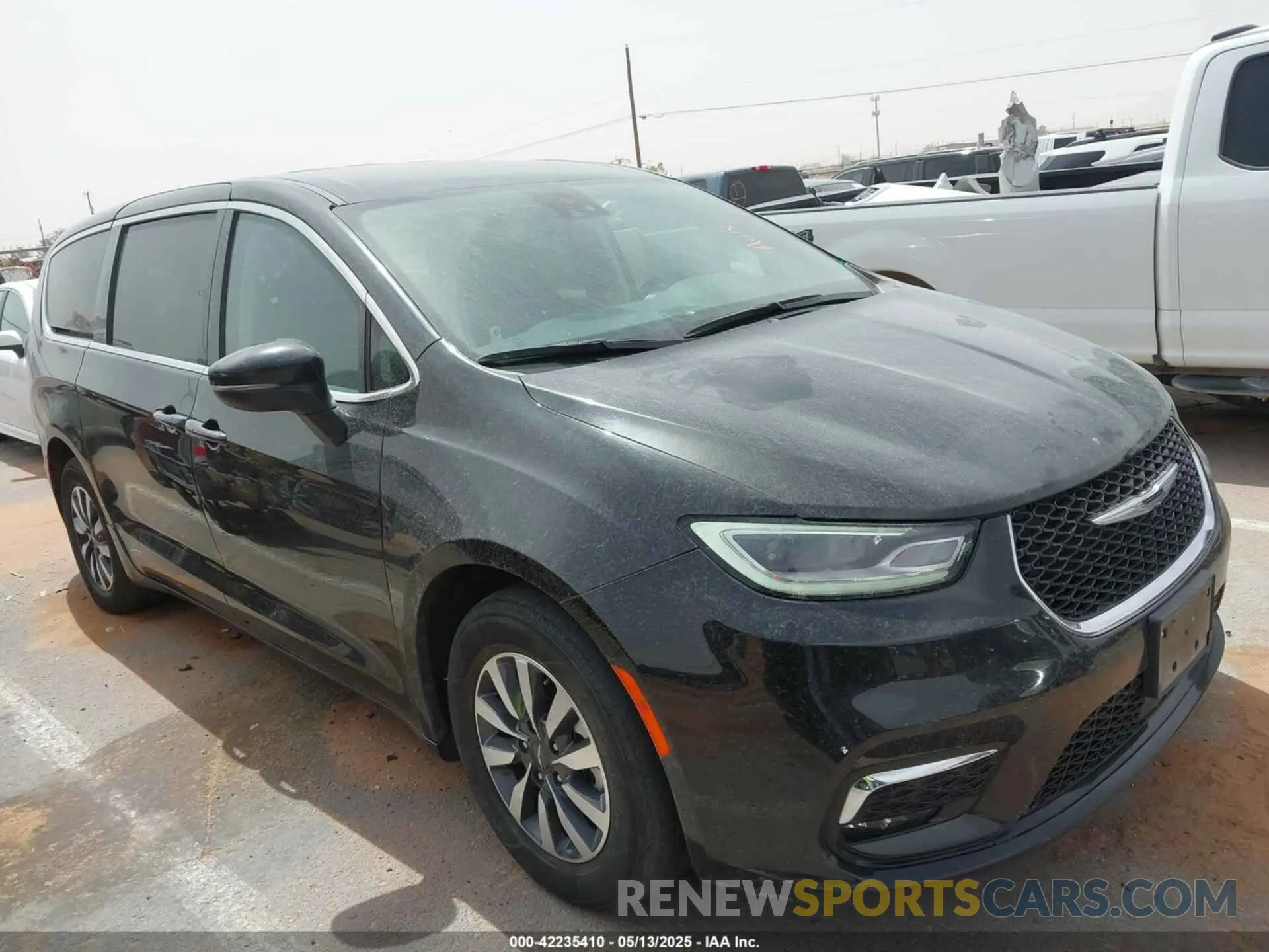 13 Photograph of a damaged car 2C4RC1L78PR551371 CHRYSLER PACIFICA HYBRID 2023