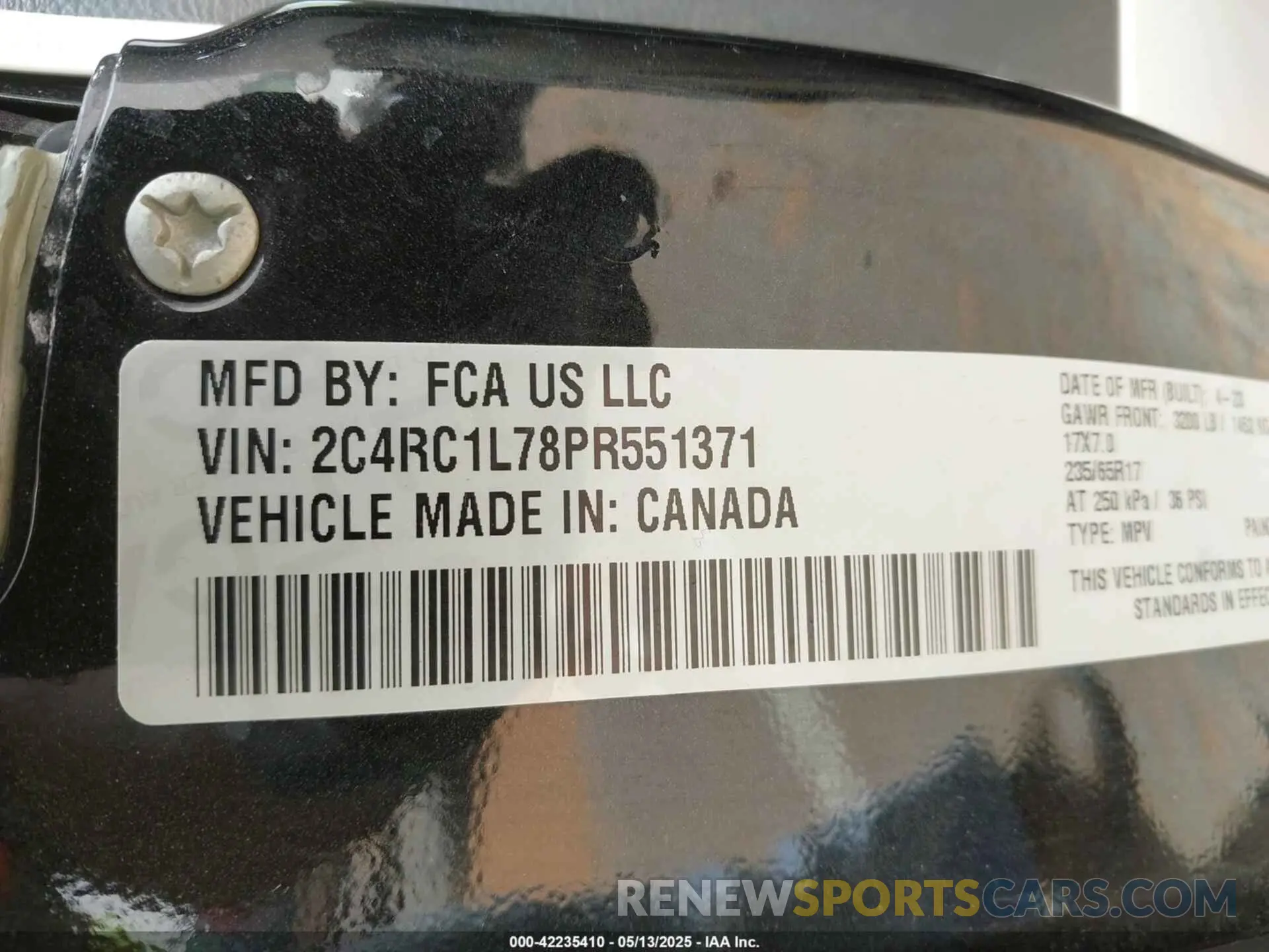 9 Photograph of a damaged car 2C4RC1L78PR551371 CHRYSLER PACIFICA HYBRID 2023