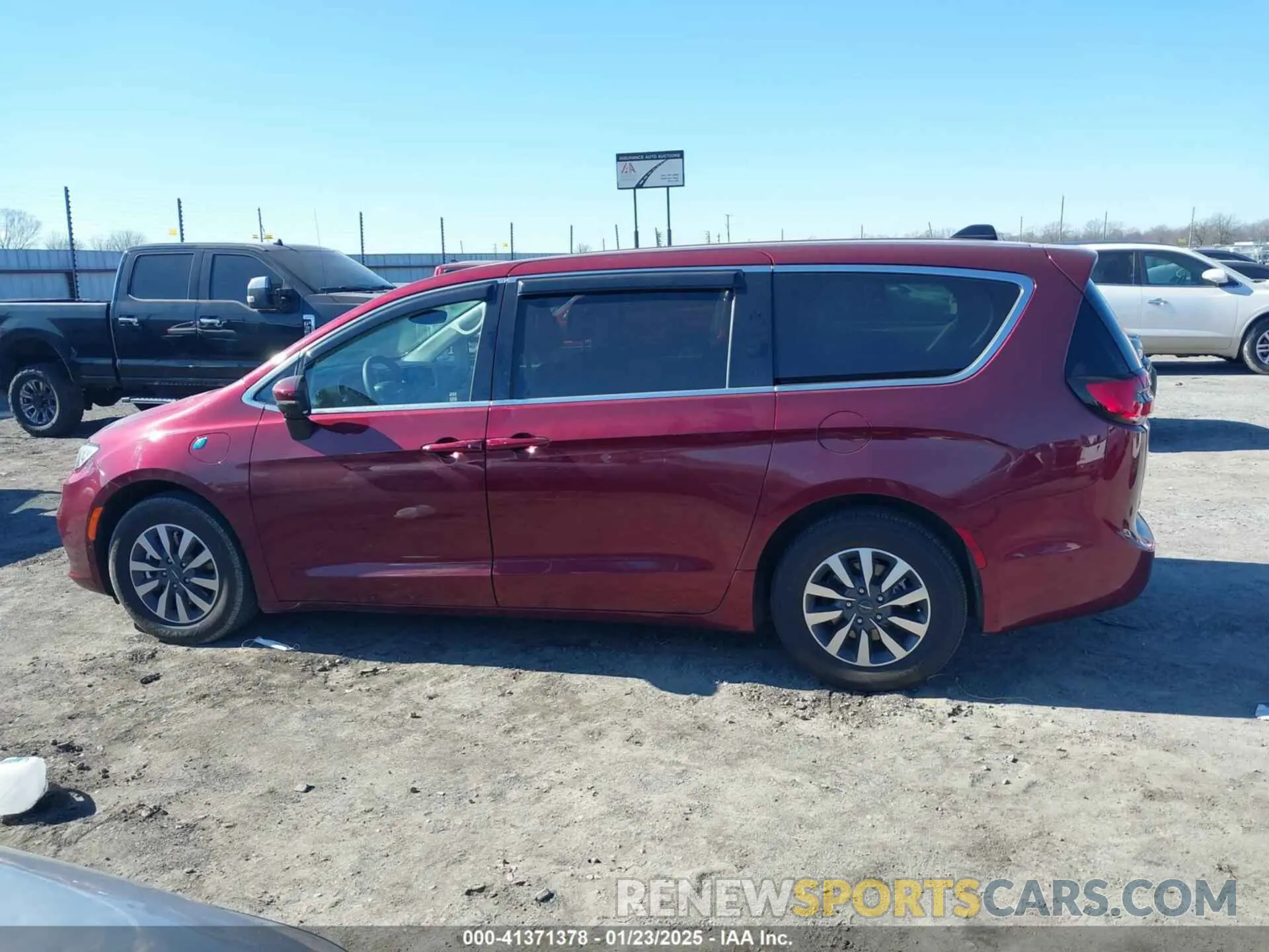 14 Фотография поврежденного автомобиля 2C4RC1L79PR500526 CHRYSLER PACIFICA HYBRID 2023
