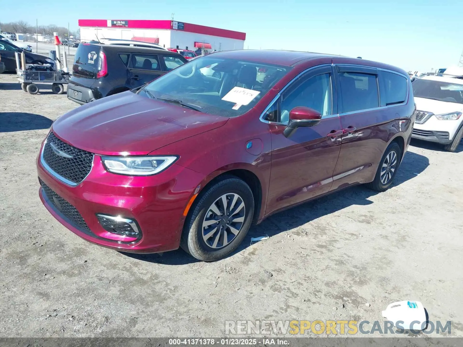 2 Фотография поврежденного автомобиля 2C4RC1L79PR500526 CHRYSLER PACIFICA HYBRID 2023