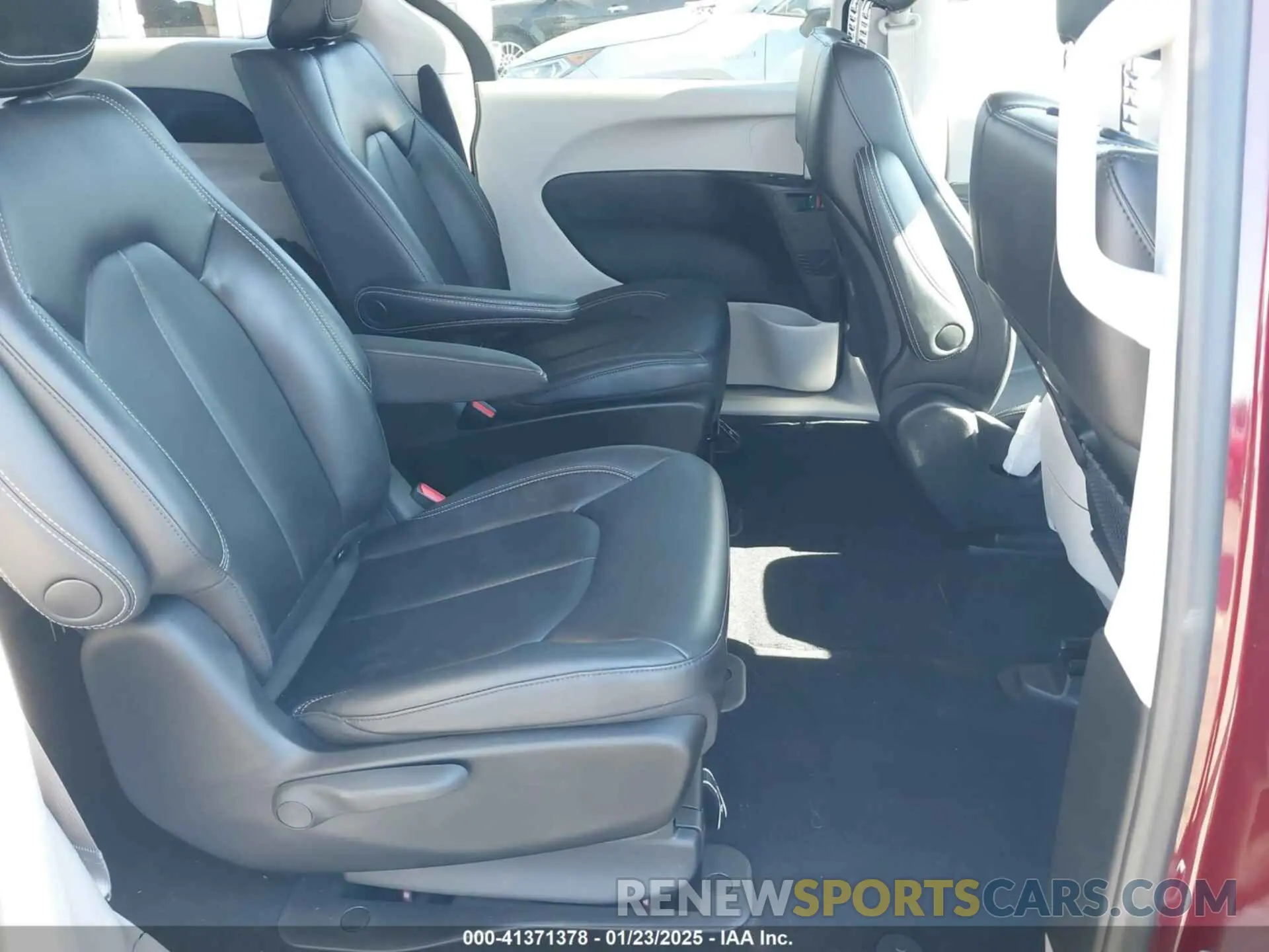 8 Фотография поврежденного автомобиля 2C4RC1L79PR500526 CHRYSLER PACIFICA HYBRID 2023
