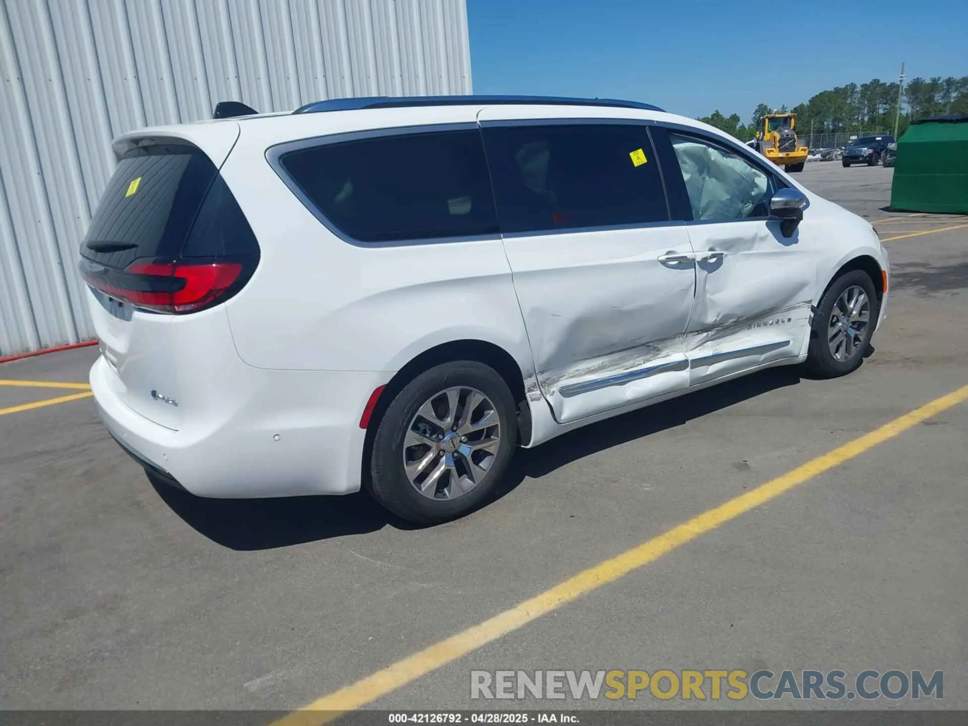 4 Фотография поврежденного автомобиля 2C4RC1N73PR569855 CHRYSLER PACIFICA HYBRID 2023