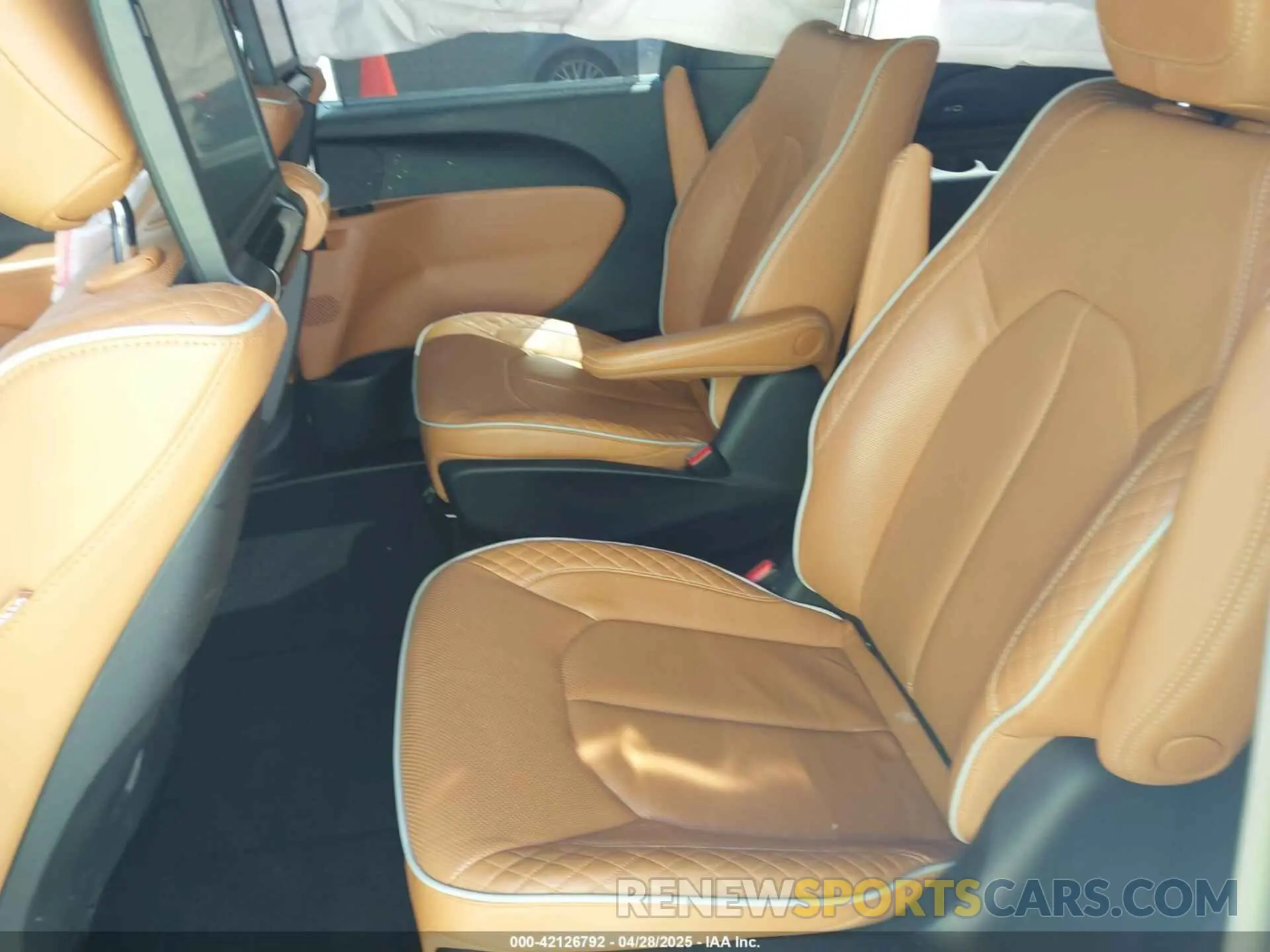 8 Фотография поврежденного автомобиля 2C4RC1N73PR569855 CHRYSLER PACIFICA HYBRID 2023
