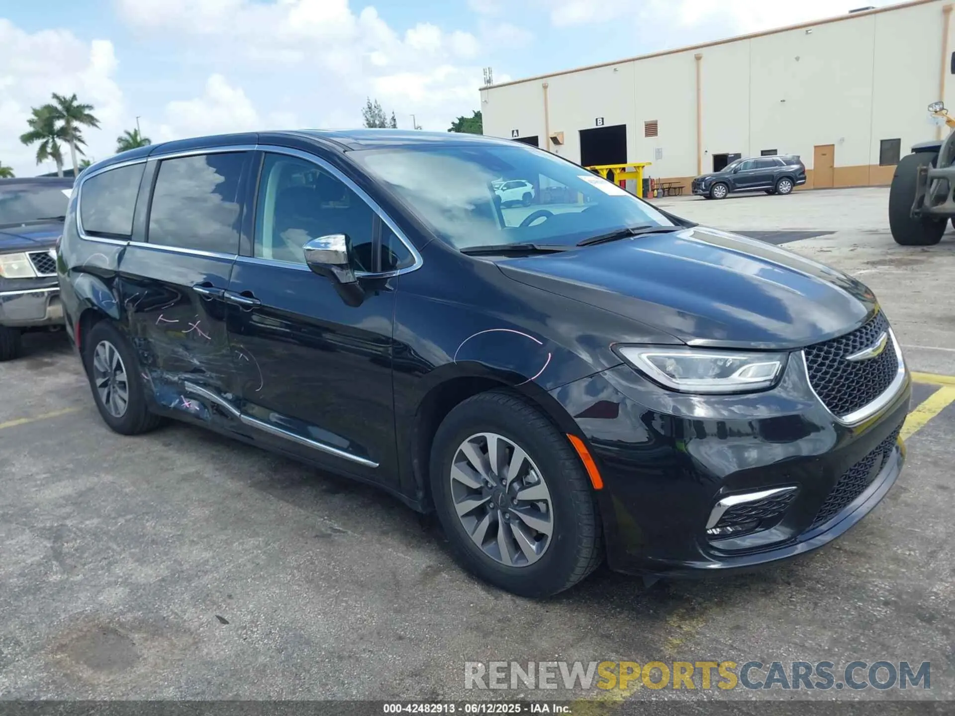 1 Photograph of a damaged car 2C4RC1S73PR541980 CHRYSLER PACIFICA HYBRID 2023