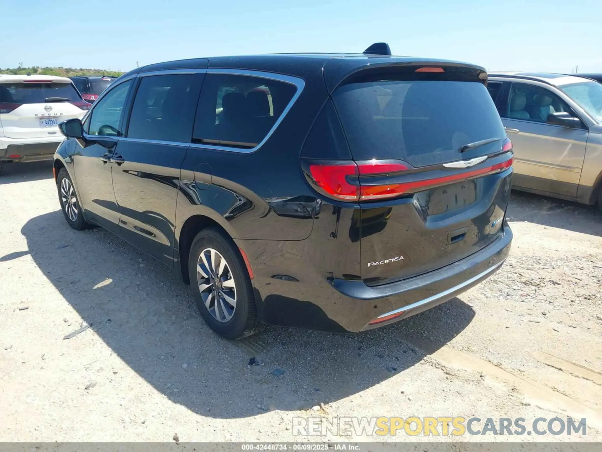 3 Photograph of a damaged car 2C4RC1S70RR169467 CHRYSLER PACIFICA HYBRID 2024