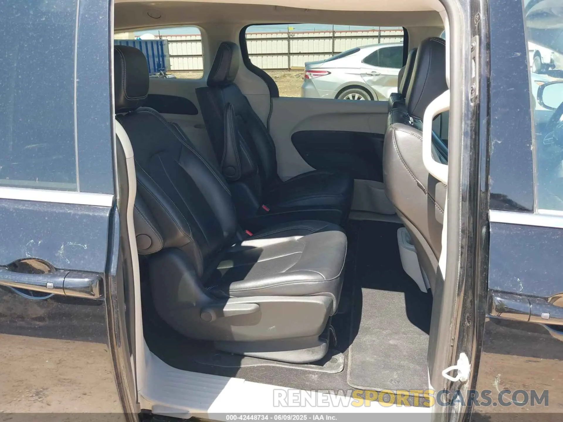 8 Photograph of a damaged car 2C4RC1S70RR169467 CHRYSLER PACIFICA HYBRID 2024