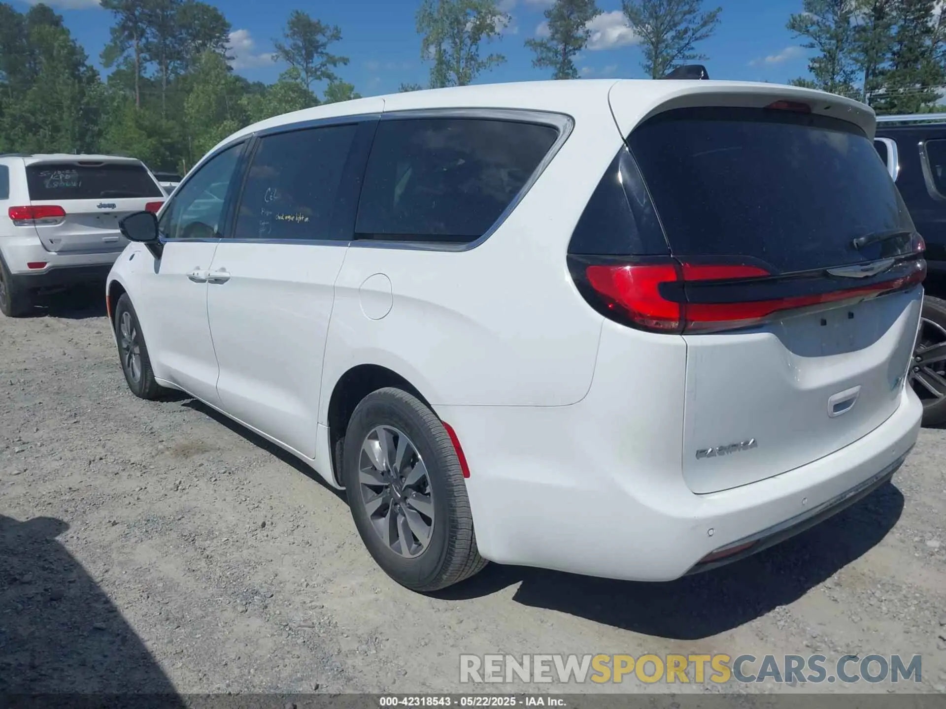 3 Фотография поврежденного автомобиля 2C4RC1S72RR117788 CHRYSLER PACIFICA HYBRID 2024