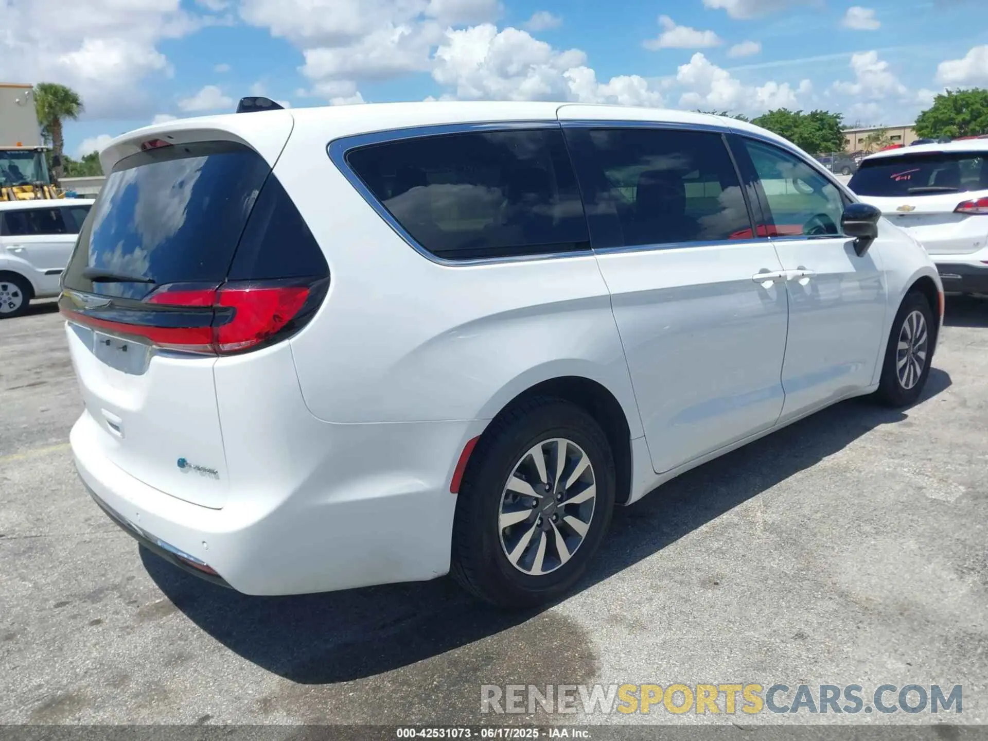 4 Photograph of a damaged car 2C4RC1S73RR121848 CHRYSLER PACIFICA HYBRID 2024