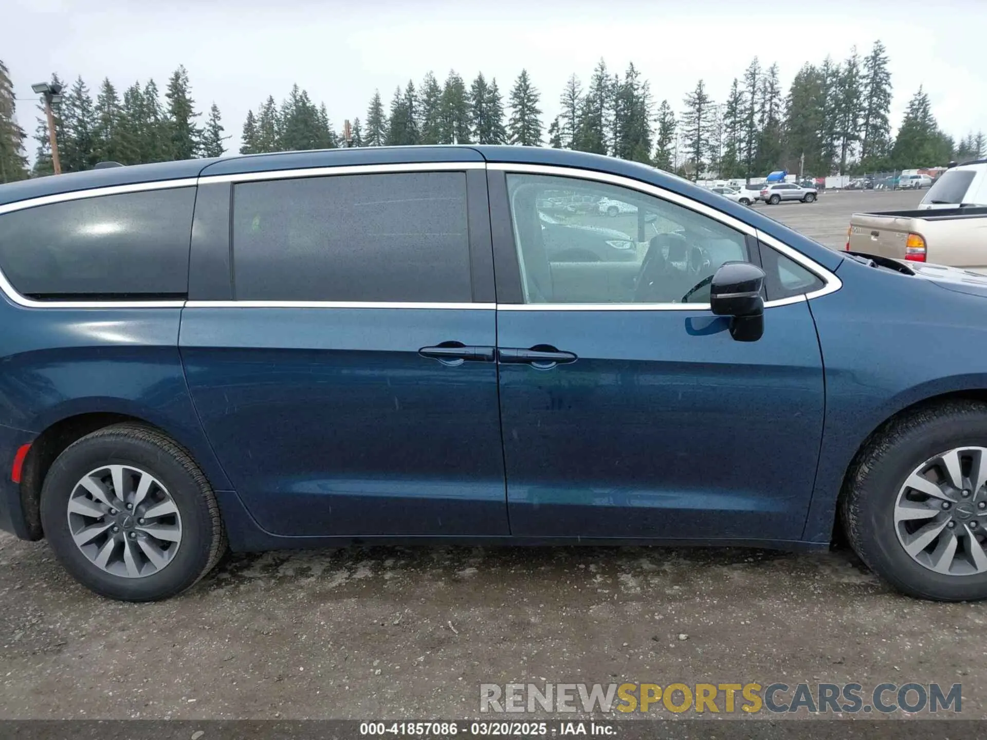 13 Photograph of a damaged car 2C4RC1S73RR188434 CHRYSLER PACIFICA HYBRID 2024